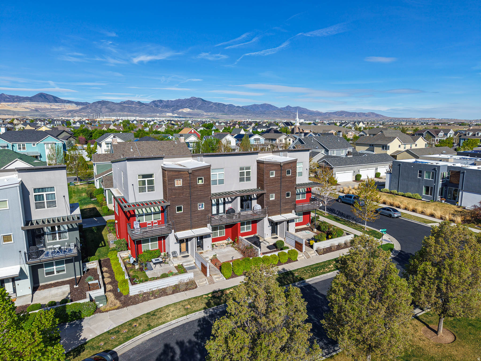 DAYBREAK - Residential