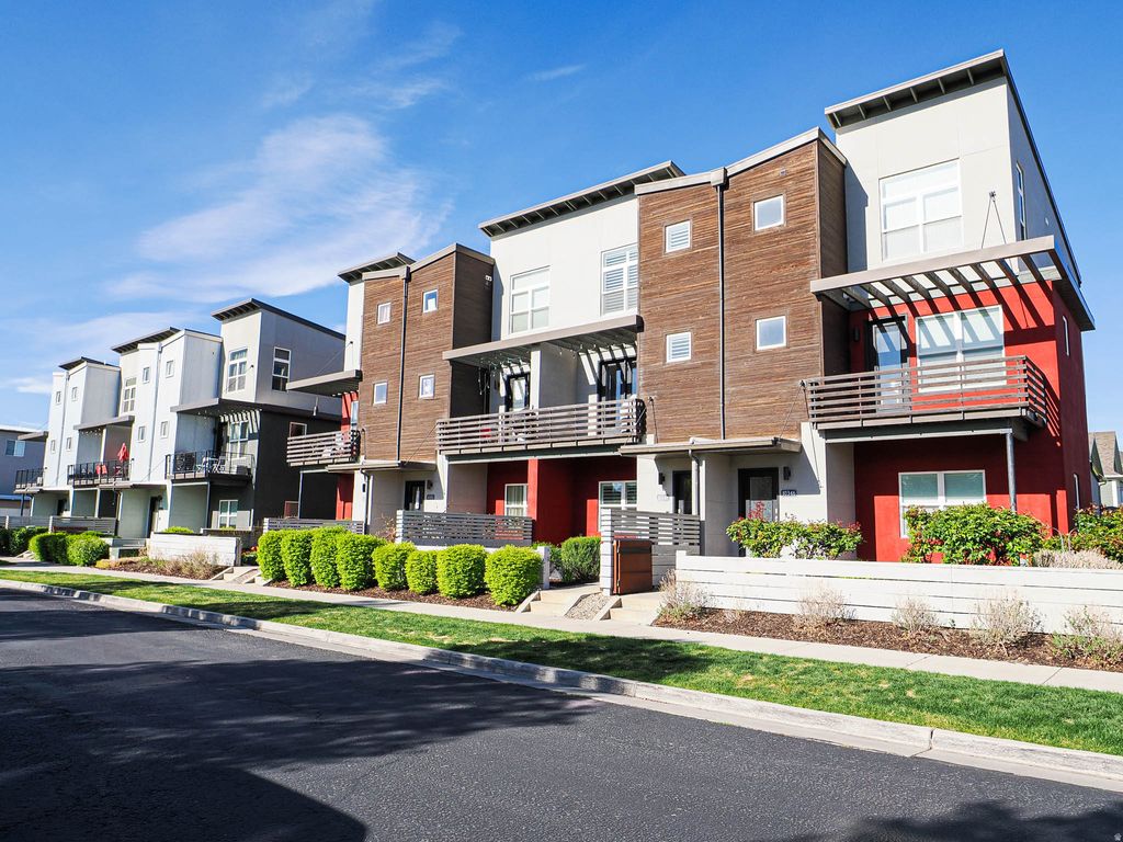 Photo of 10348 S CLAVEY LN W #537, South Jordan, UT 84009 (MLS # 2153083)