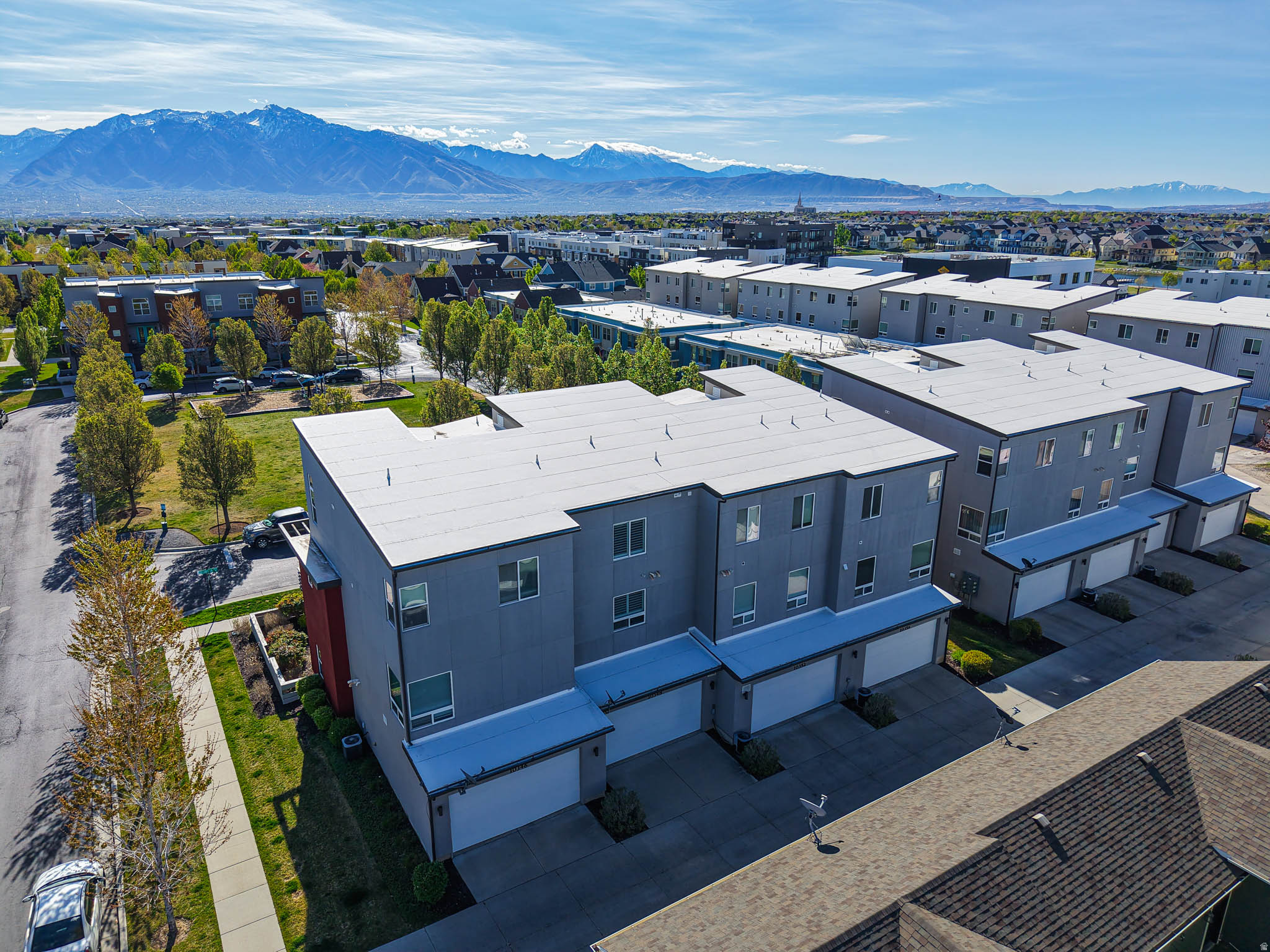 DAYBREAK - Residential