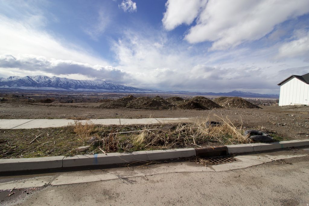 Photo of 129 N SHERWOOD DR #5, Providence, UT 84332 (MLS # 2137857)