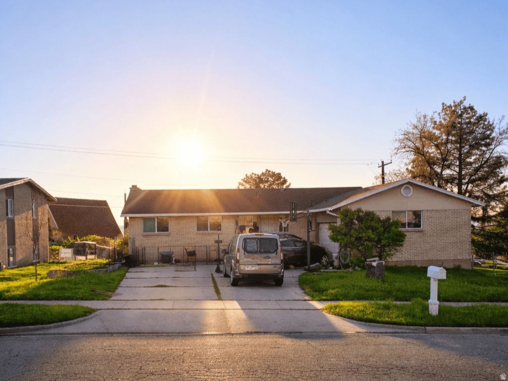 Photo of 1812 S 900 E, Bountiful, UT 84010 (MLS # 2148184)