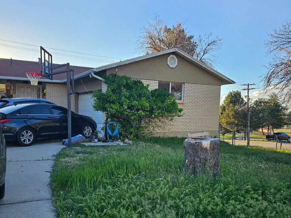 Photo of 1812 S 900 E, Bountiful, UT 84010 (MLS # 2148184)