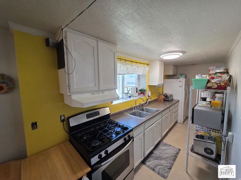 Tiny photo for 1812 S 900 E, Bountiful, UT 84010 (MLS # 2148184)
