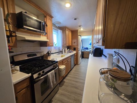 Tiny photo for 1812 S 900 E, Bountiful, UT 84010 (MLS # 2148184)