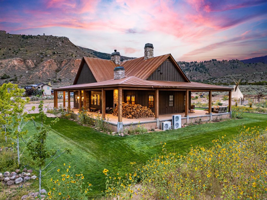 Photo of 8552 W SAWTOOTH PARK DR, Vernal, UT 84078 (MLS # 2139369)