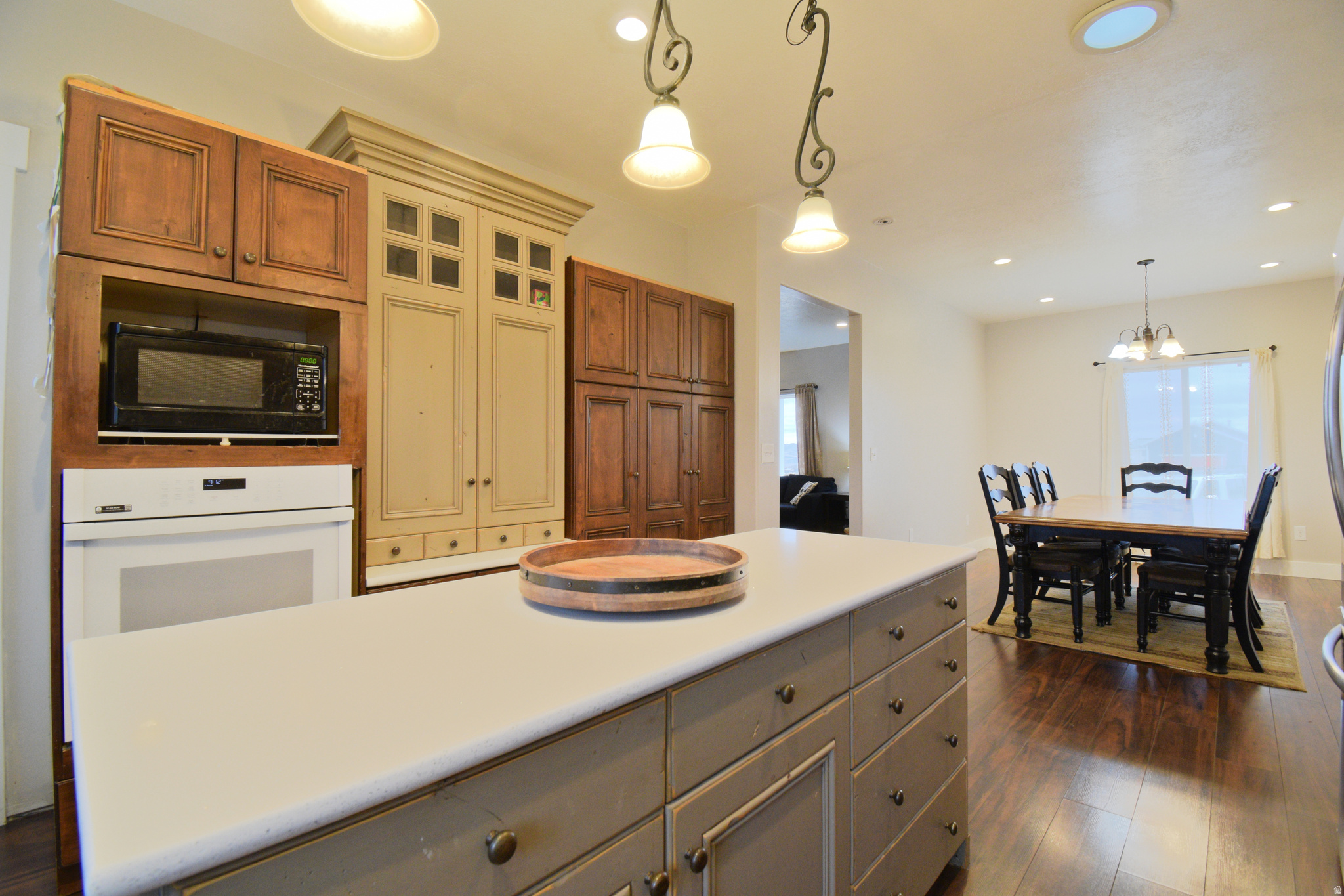 TWIN OAKS - Residential