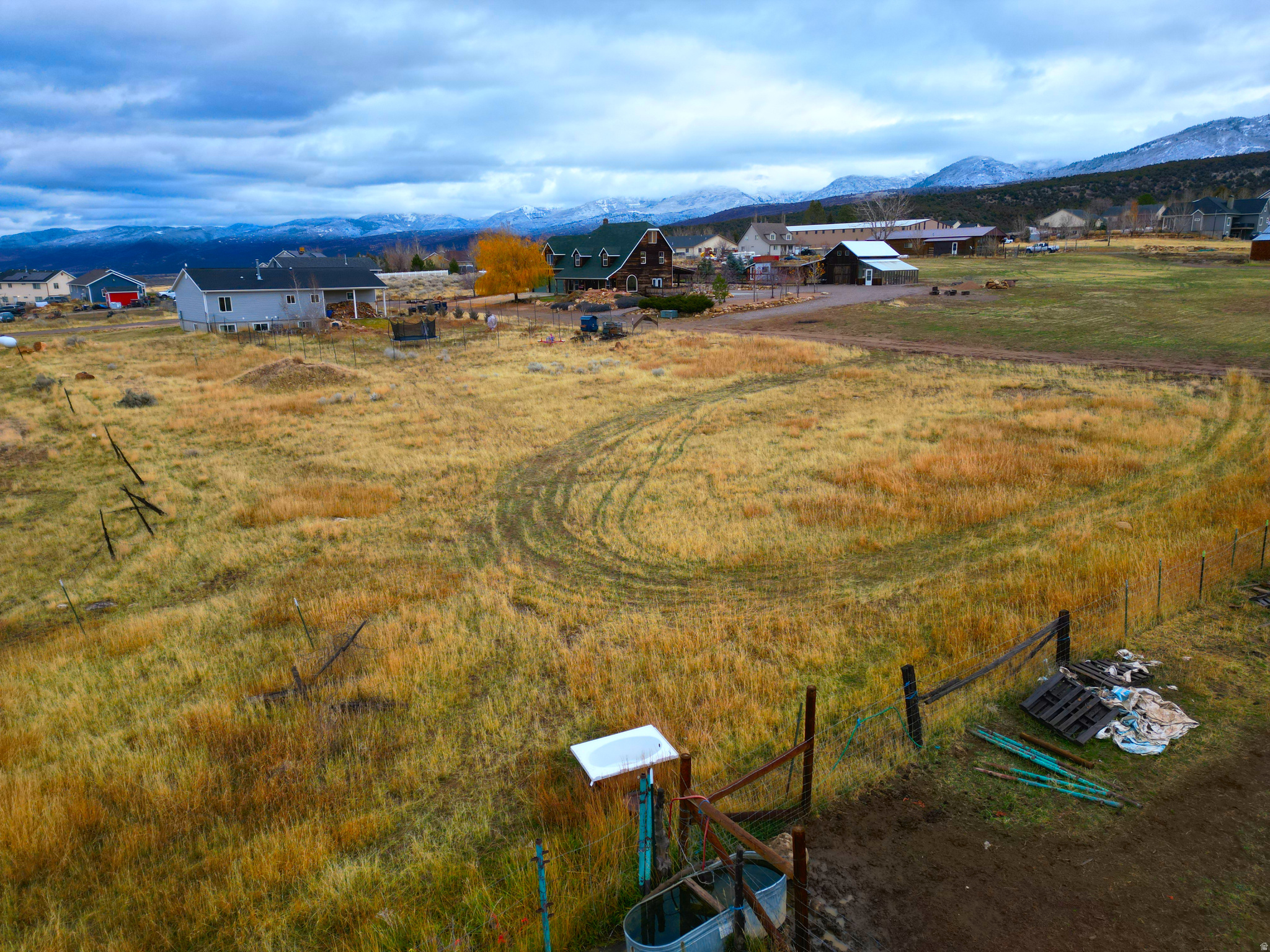 TWIN OAKS - Residential