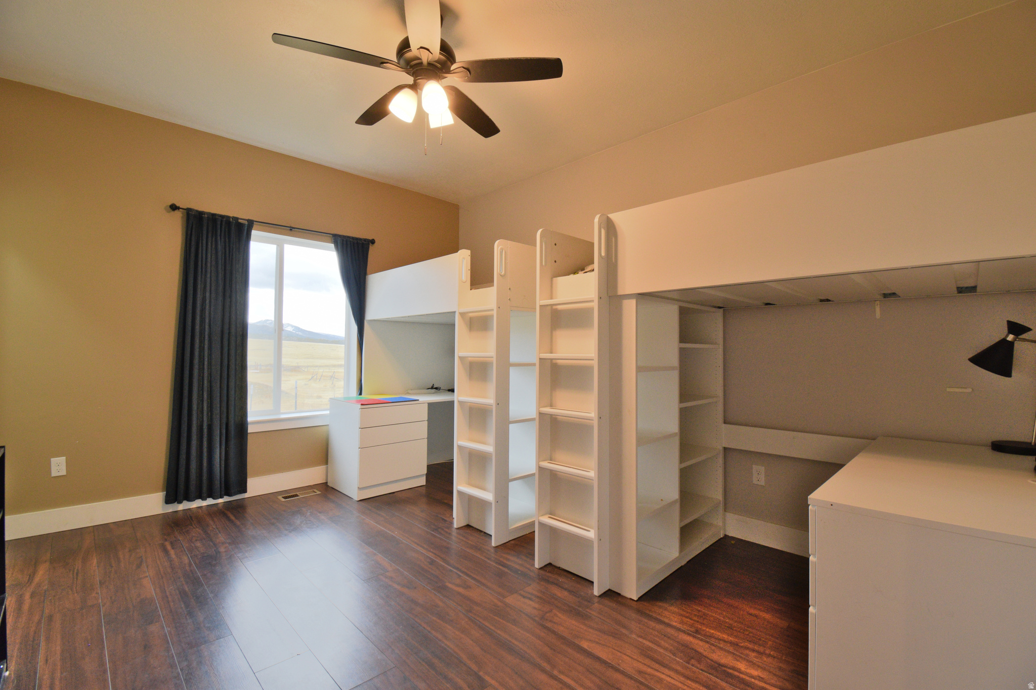 TWIN OAKS - Residential