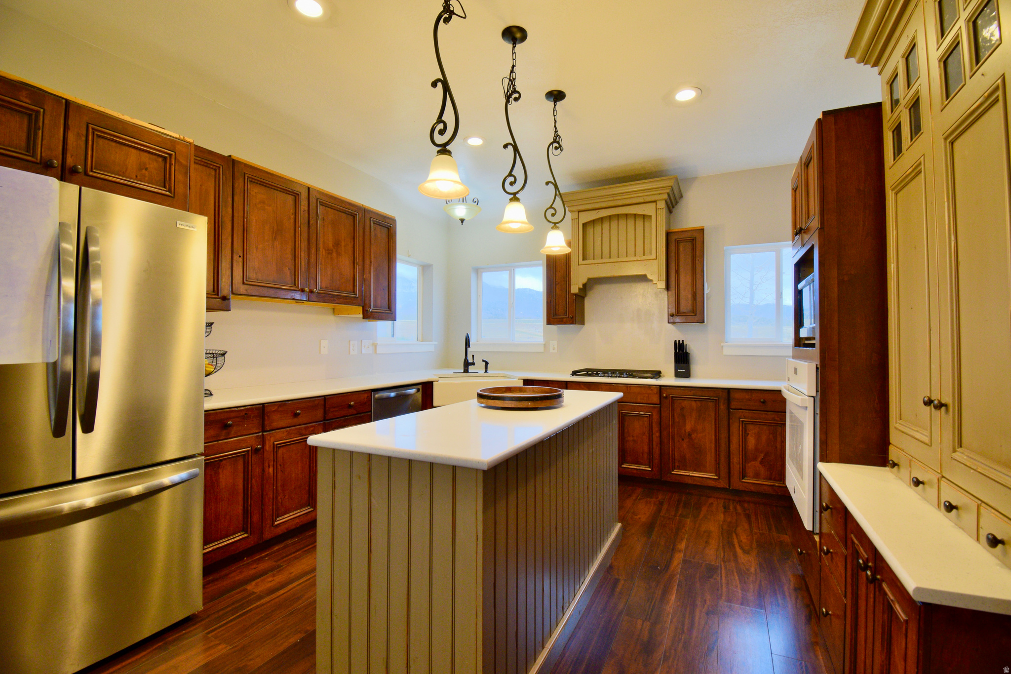 TWIN OAKS - Residential