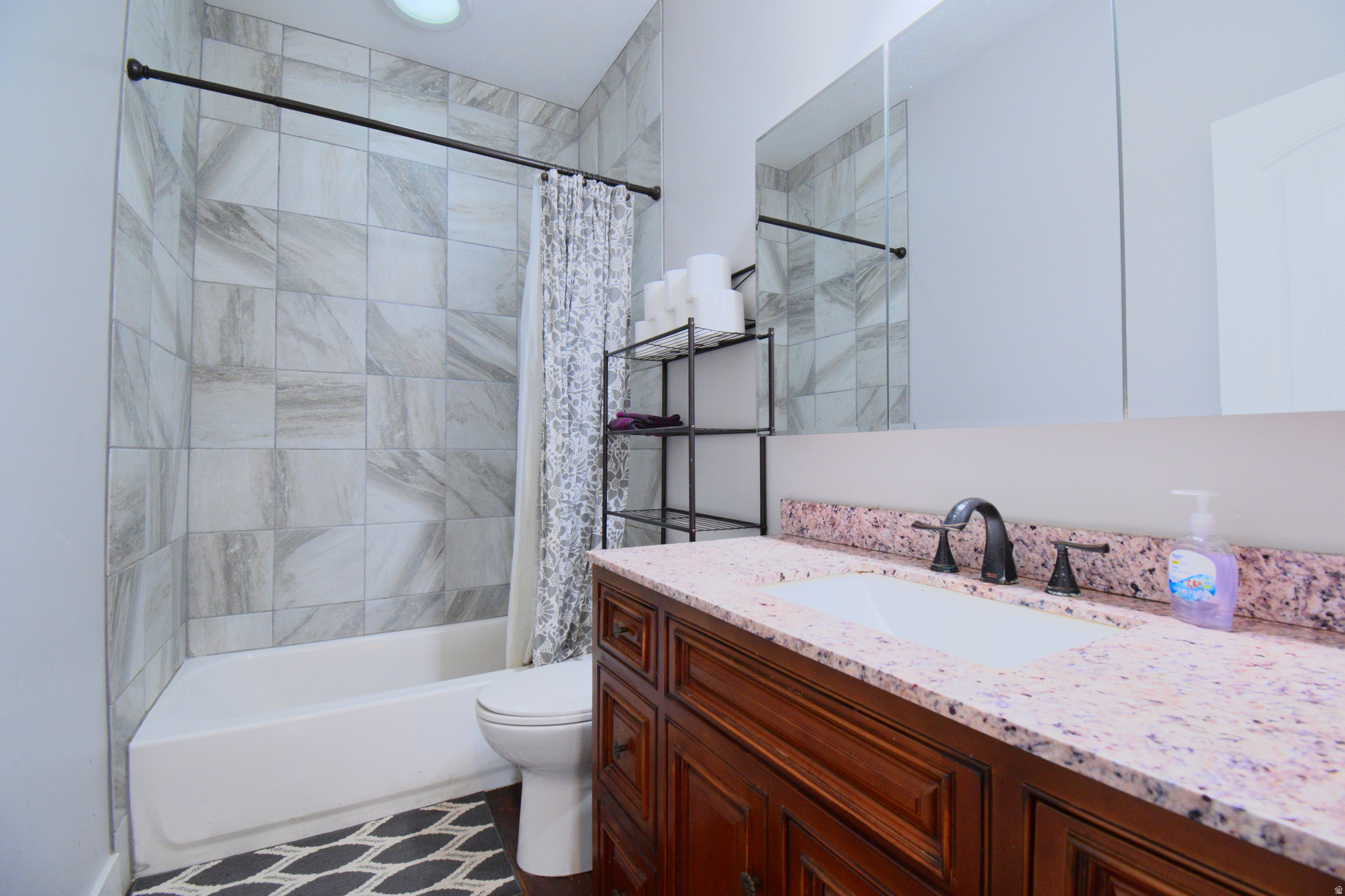 TWIN OAKS - Residential