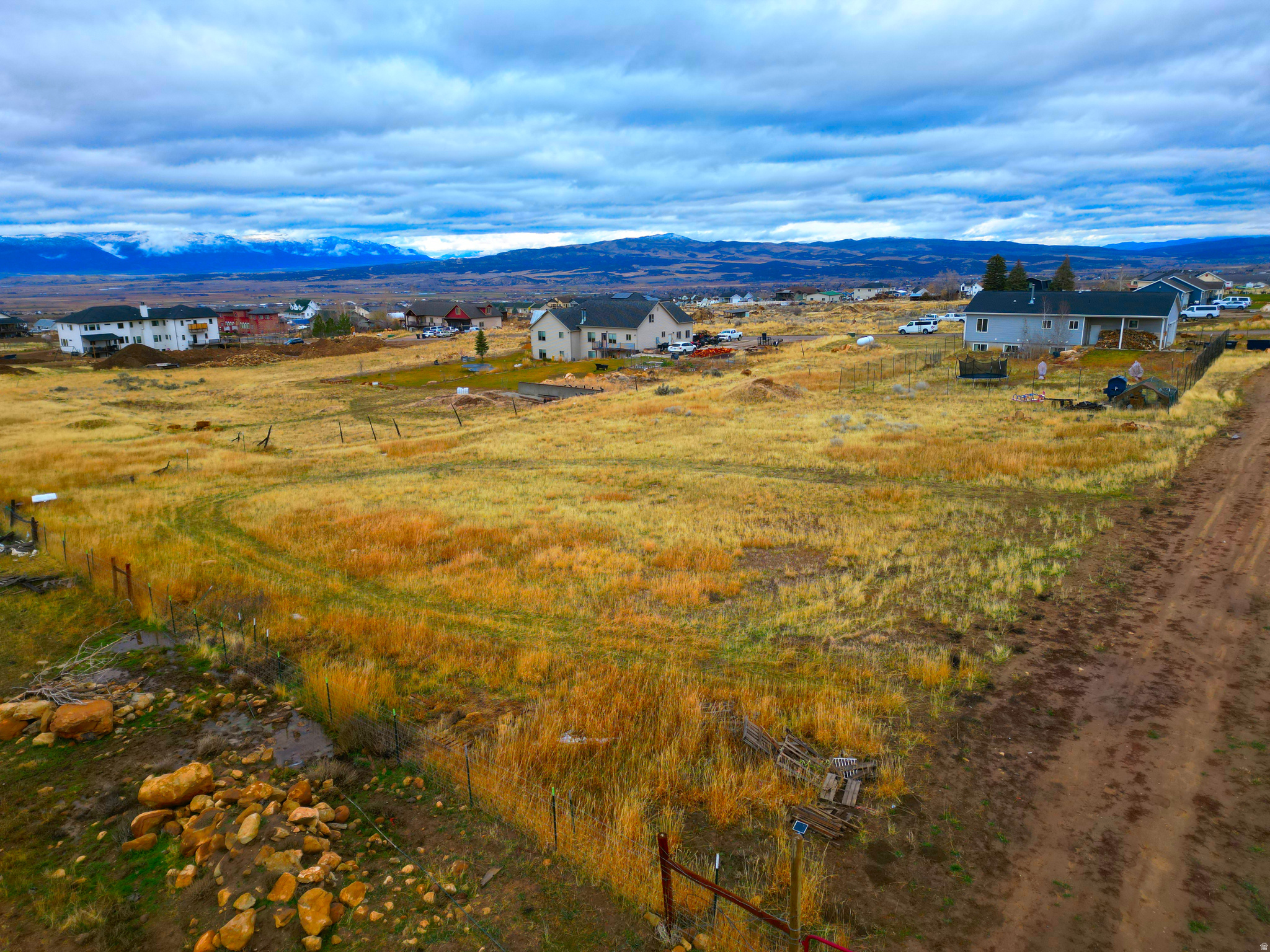 TWIN OAKS - Residential