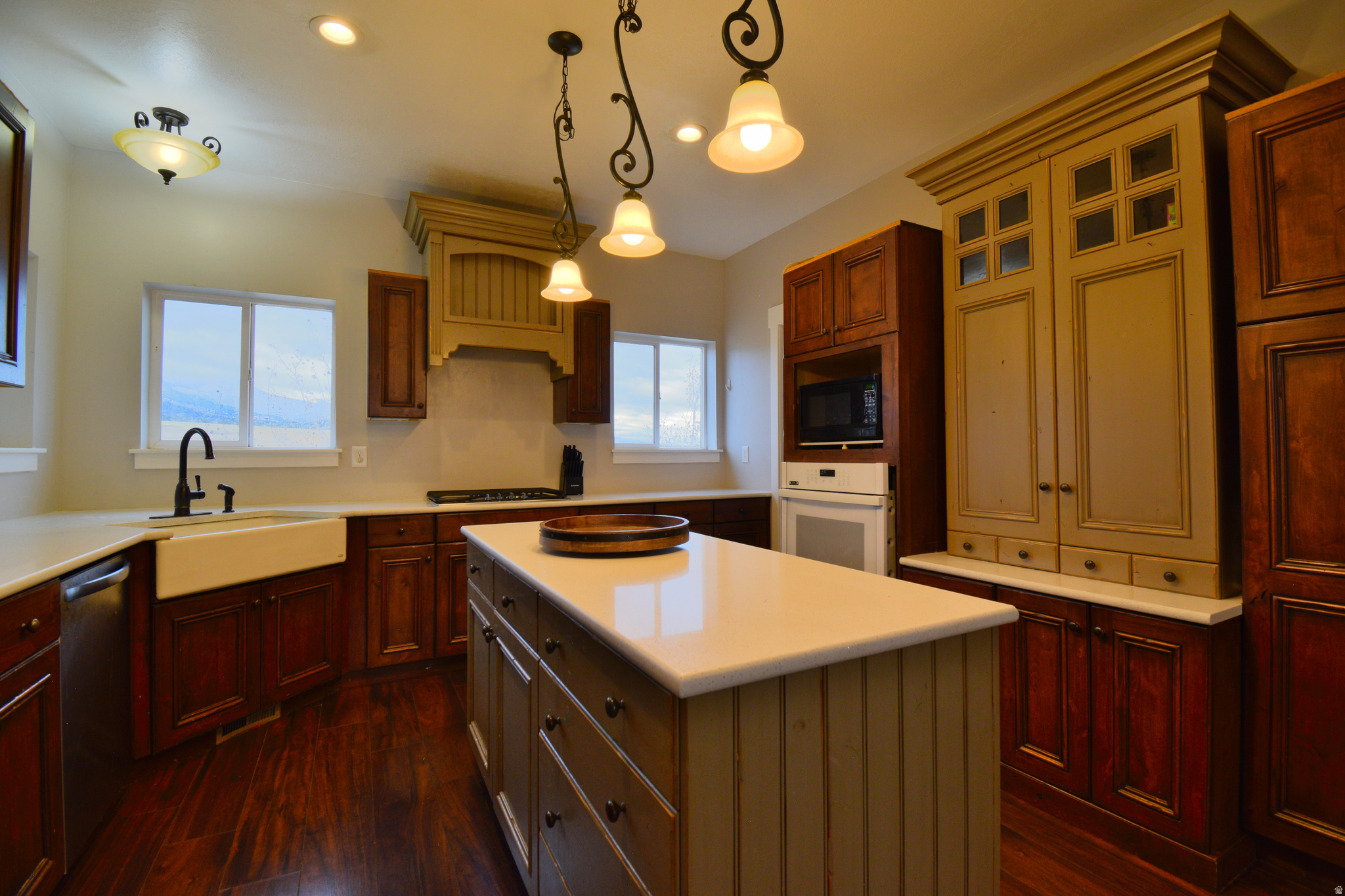 TWIN OAKS - Residential