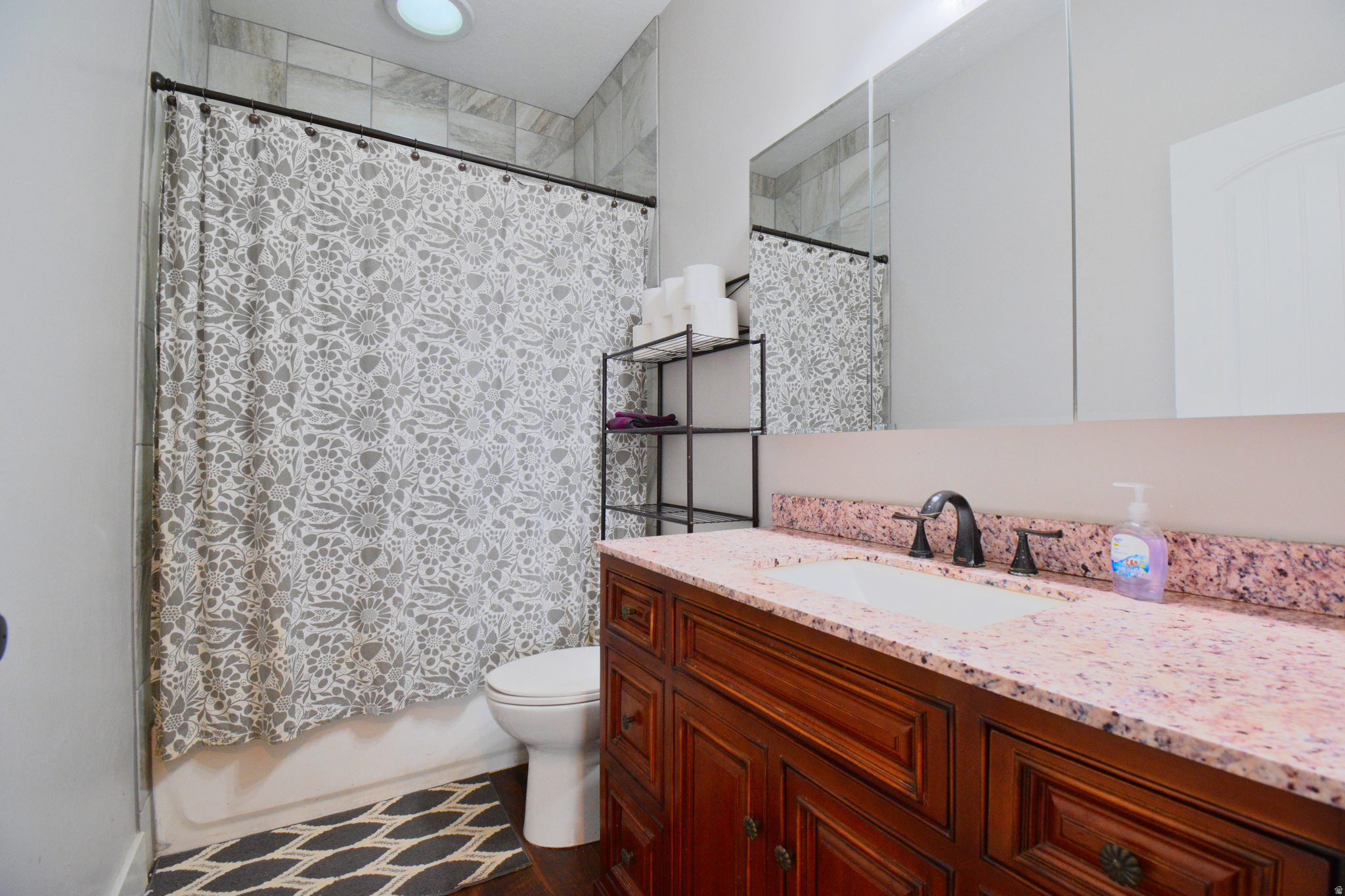 TWIN OAKS - Residential