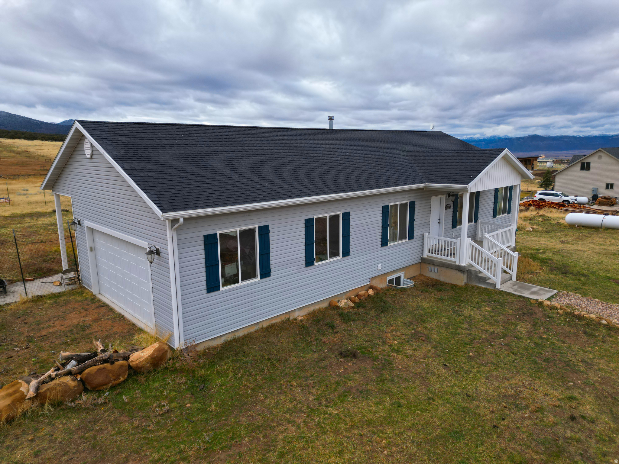 TWIN OAKS - Residential