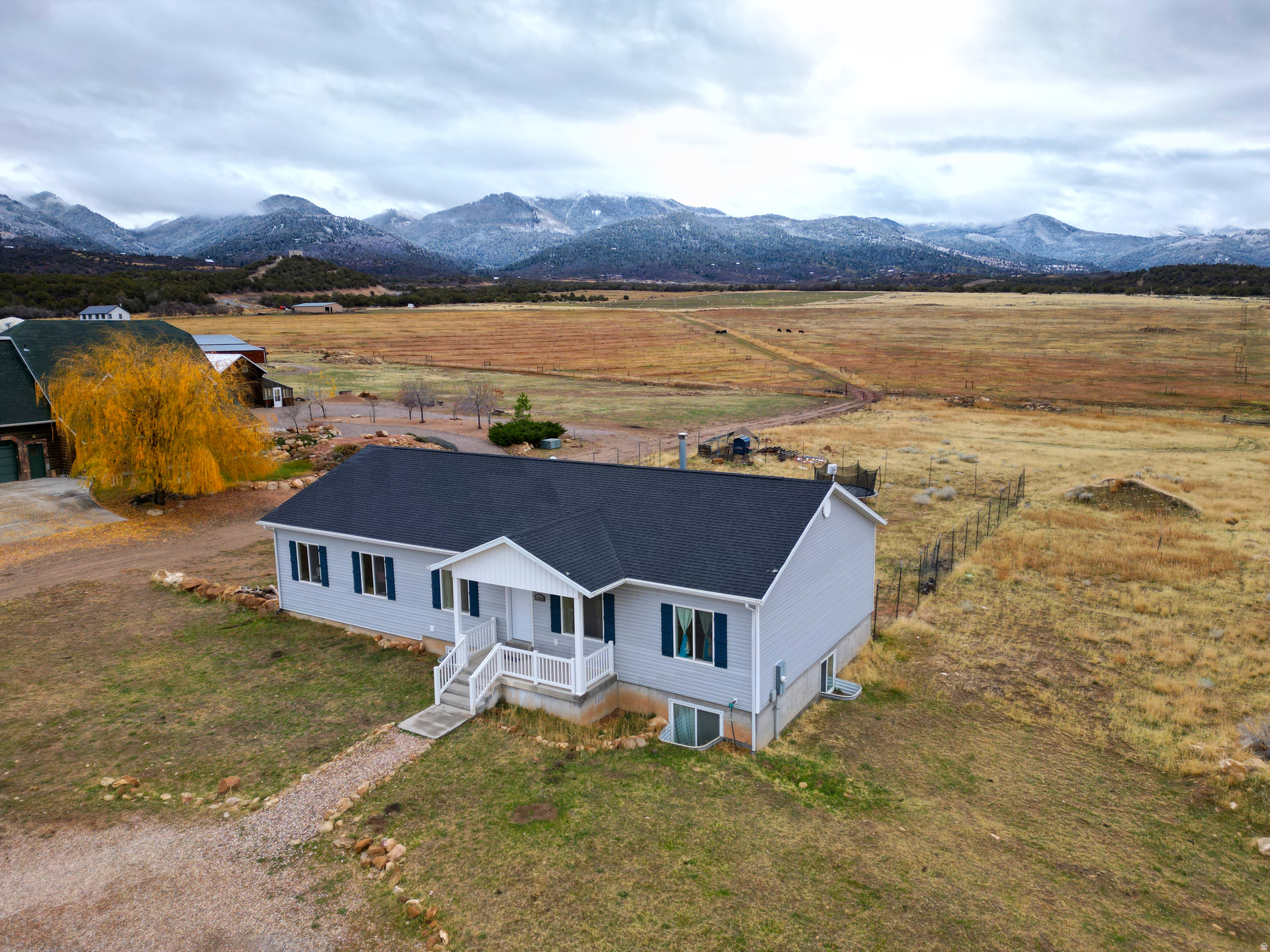 TWIN OAKS - Residential