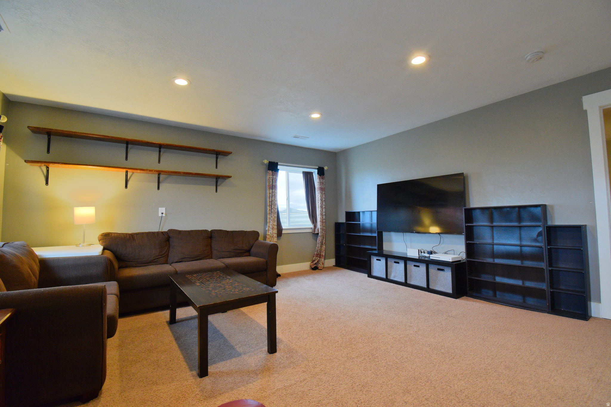 TWIN OAKS - Residential