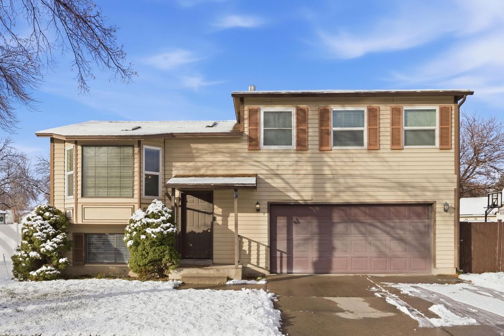 Photo of 891 SUNFLOWER DR, Ogden, UT 84404 (MLS # 2130046)