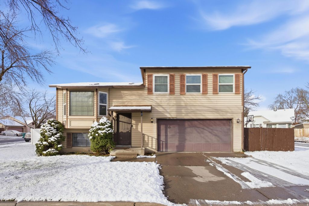 Photo of 891 SUNFLOWER DR, Ogden, UT 84404 (MLS # 2130046)