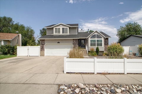 Homes For Sale - 4821 S Bitter Root Dr<br/> Taylorsville, UT 84129