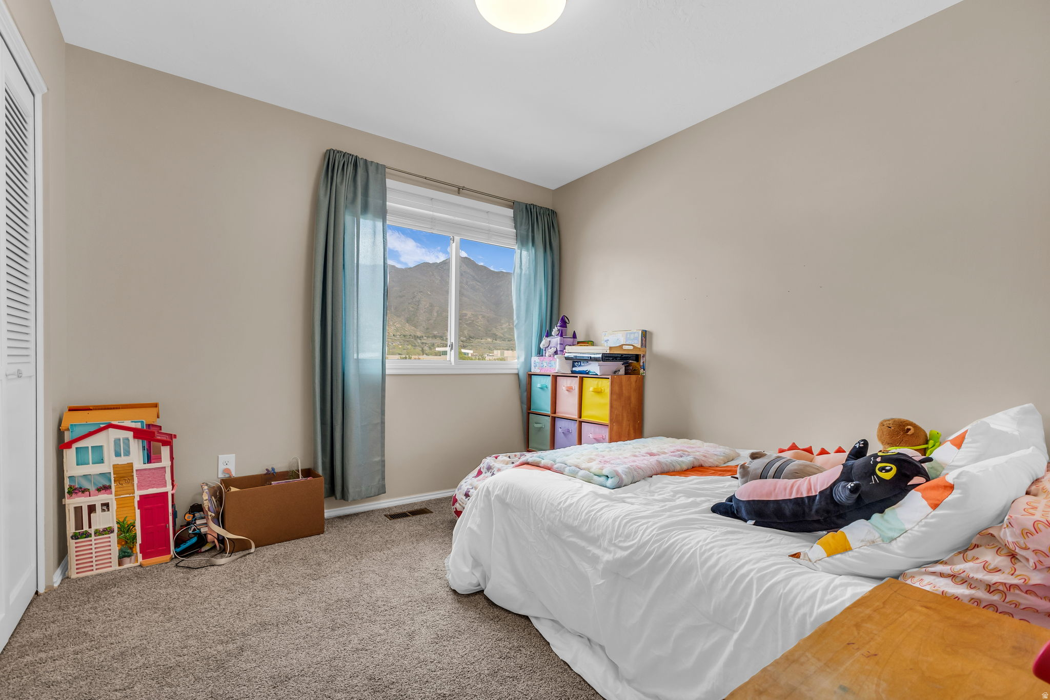 MAIN POINT CONDOMINIUM - Residential