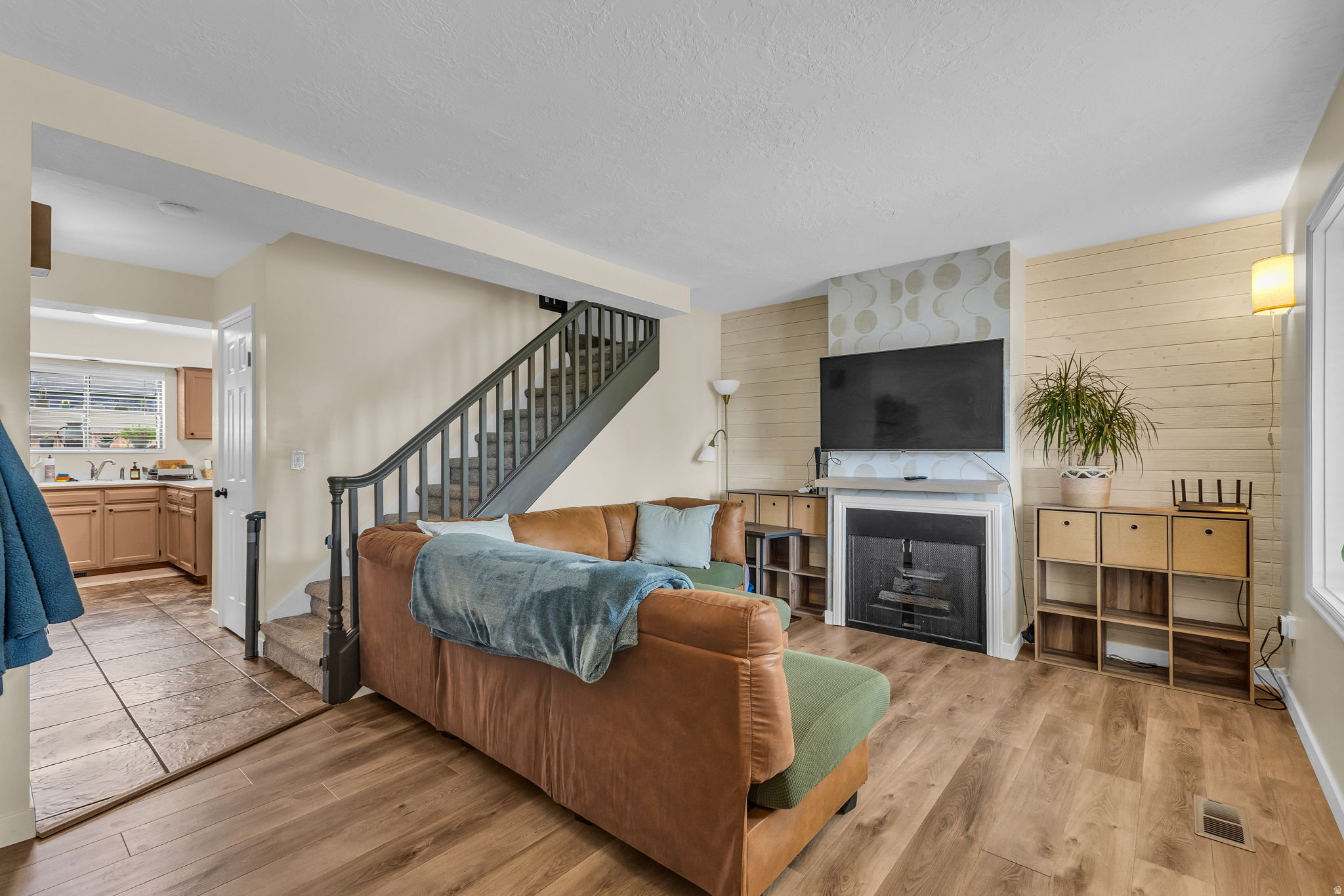 MAIN POINT CONDOMINIUM - Residential