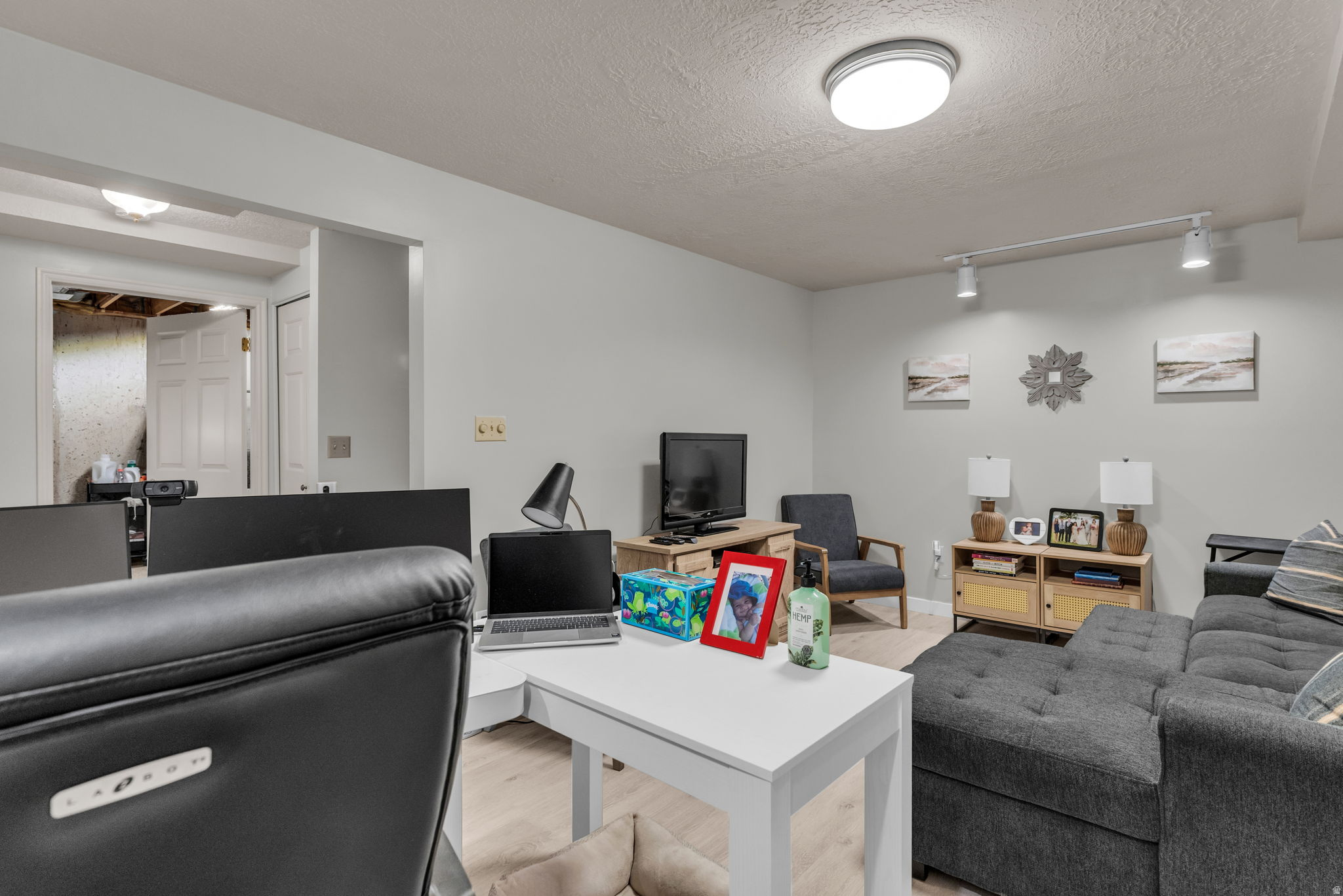 MAIN POINT CONDOMINIUM - Residential