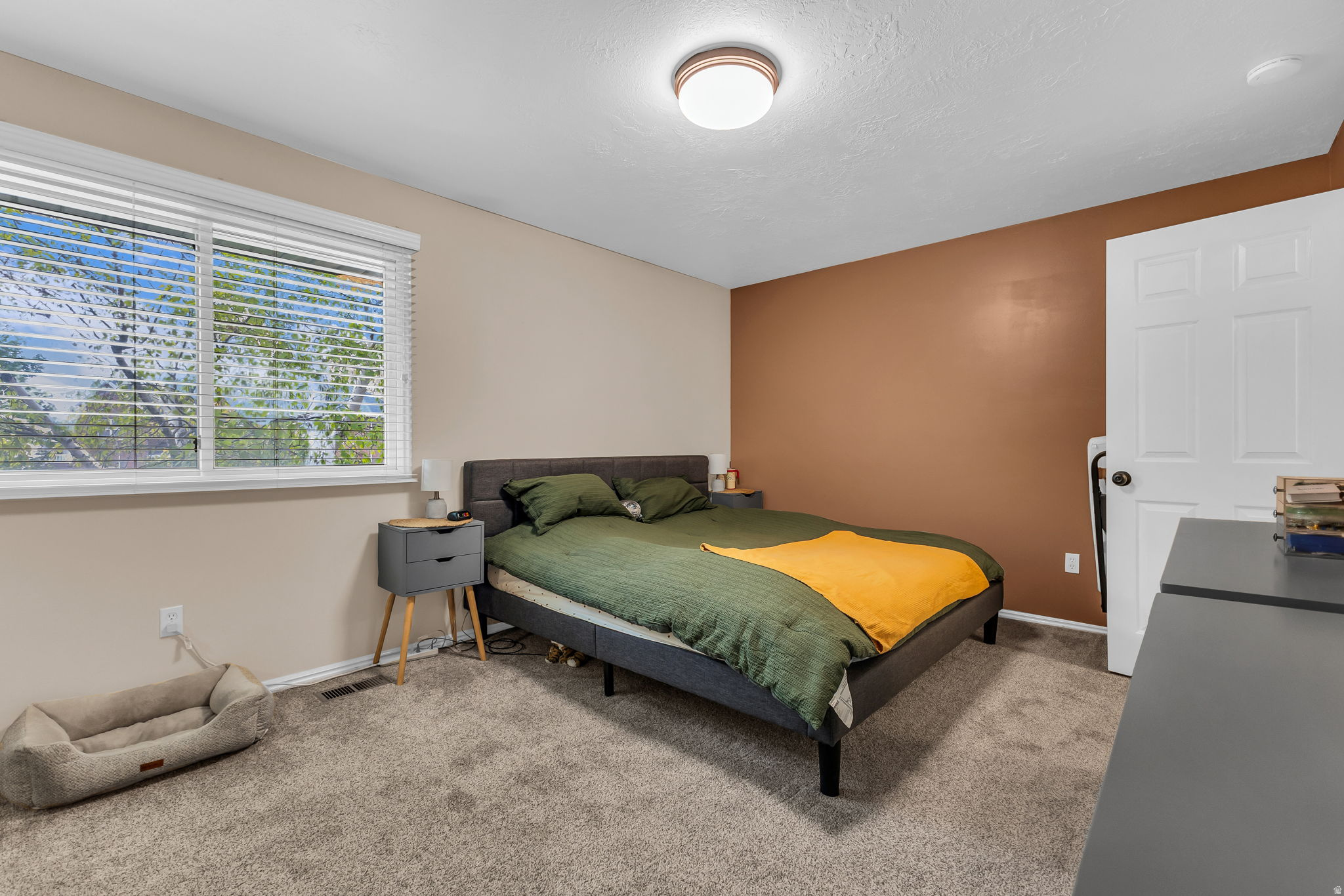 MAIN POINT CONDOMINIUM - Residential