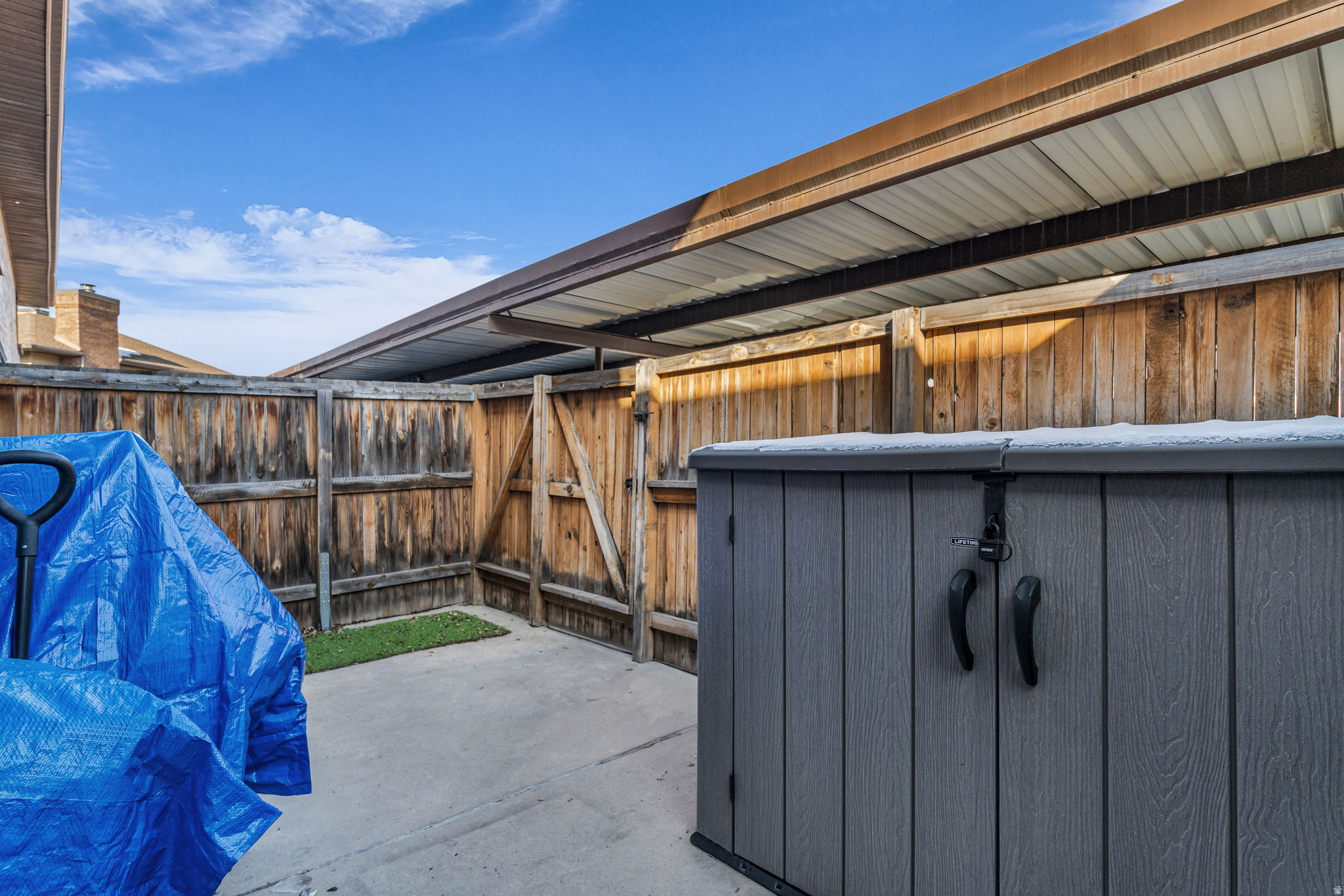 MAIN POINT CONDOMINIUM - Residential