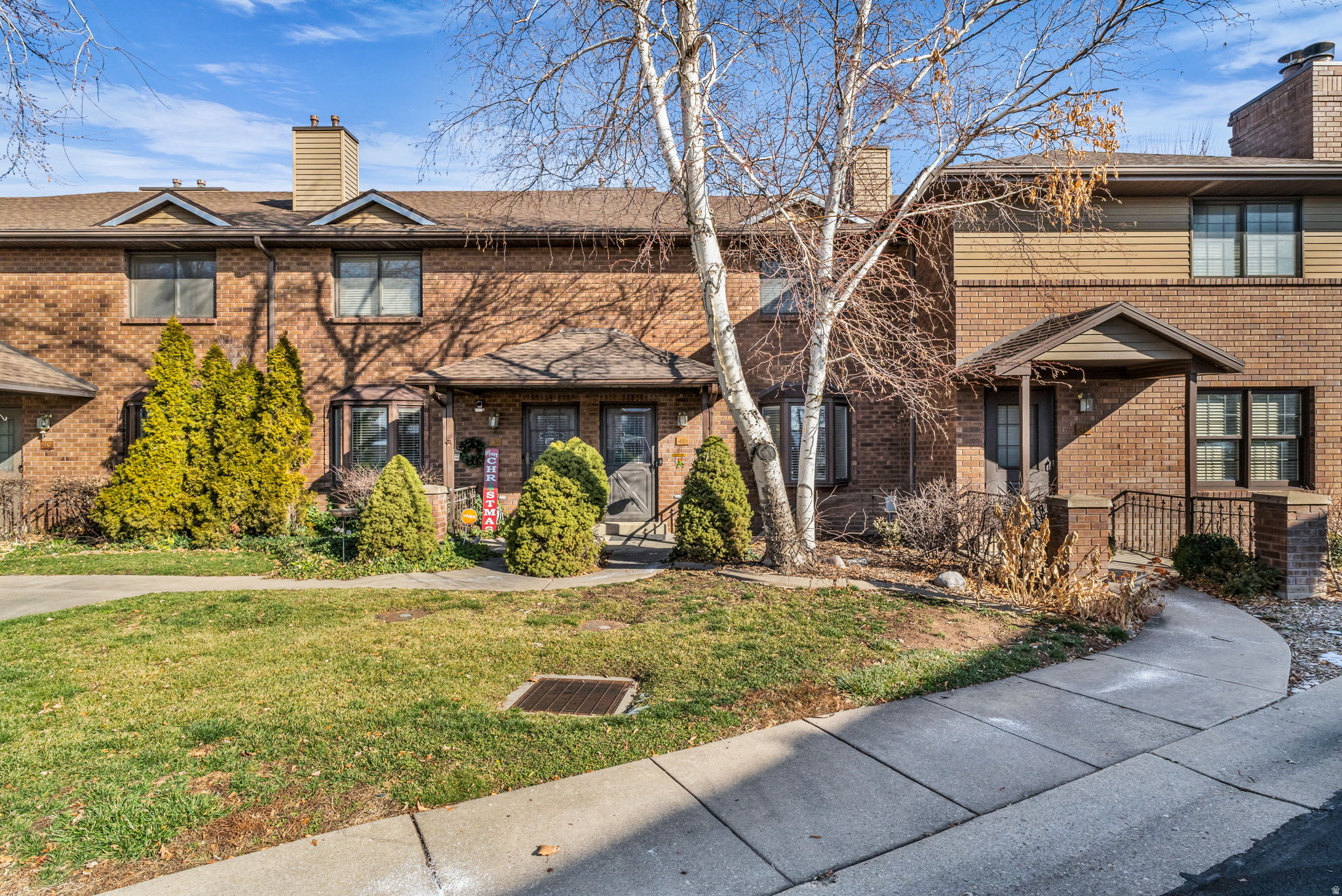 MAIN POINT CONDOMINIUM - Residential