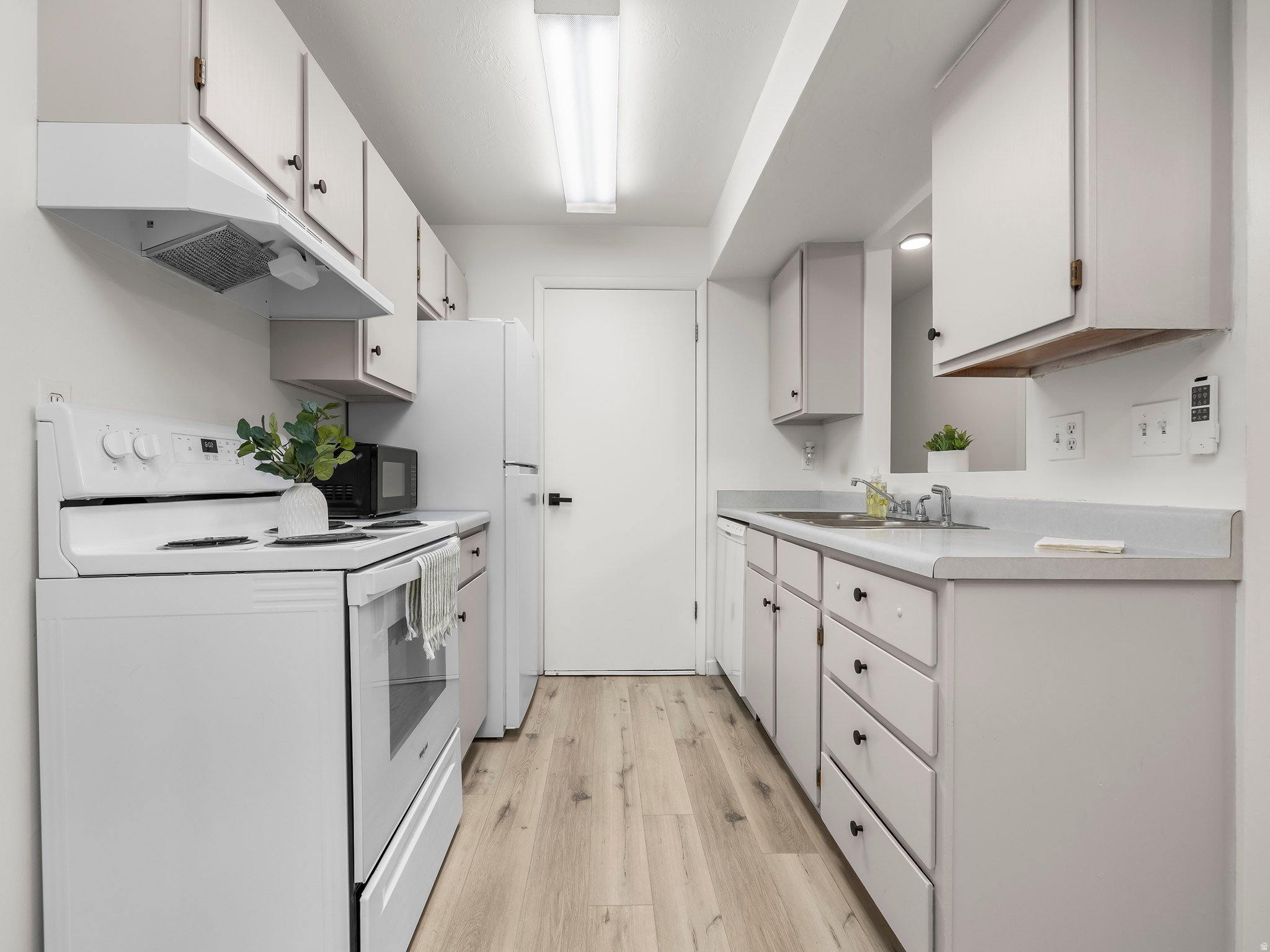 COTTON WOODS VINE - Residential