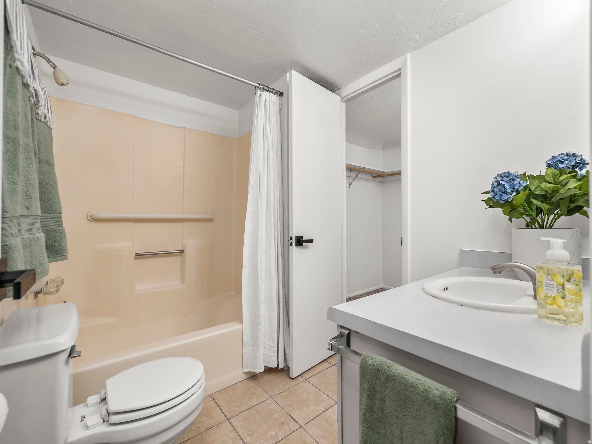 COTTON WOODS VINE - Residential