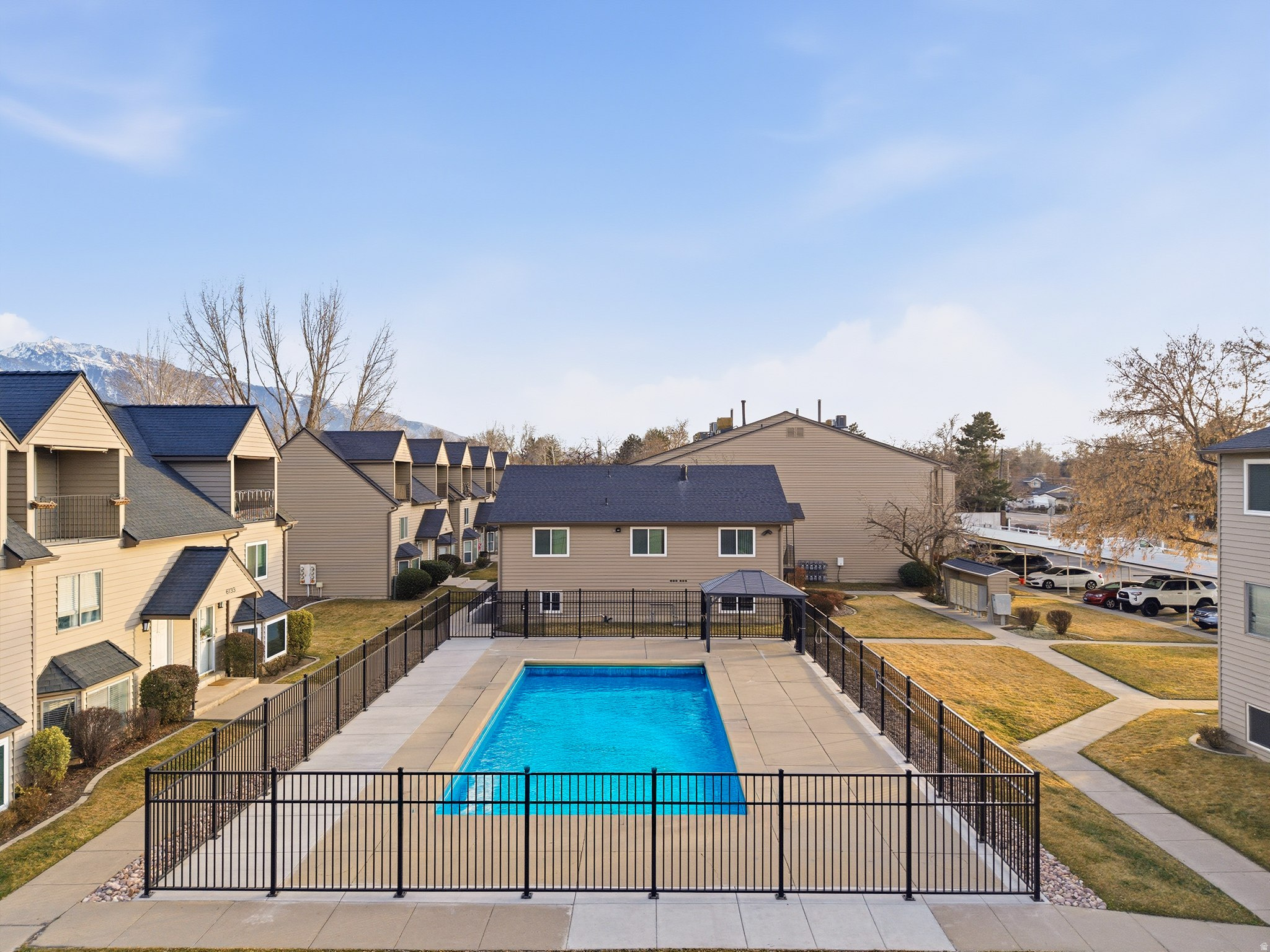 COTTON WOODS VINE - Residential