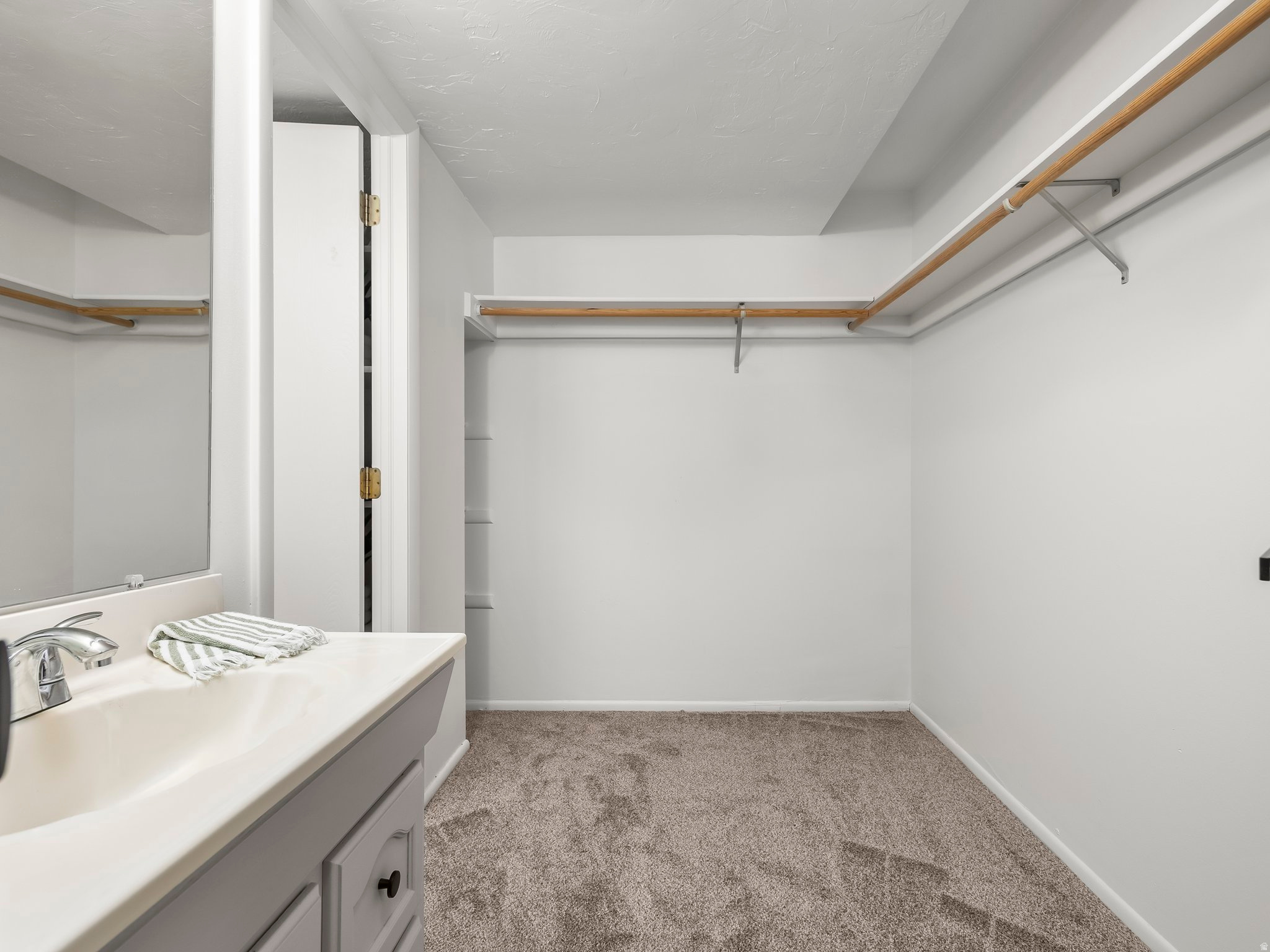 COTTON WOODS VINE - Residential