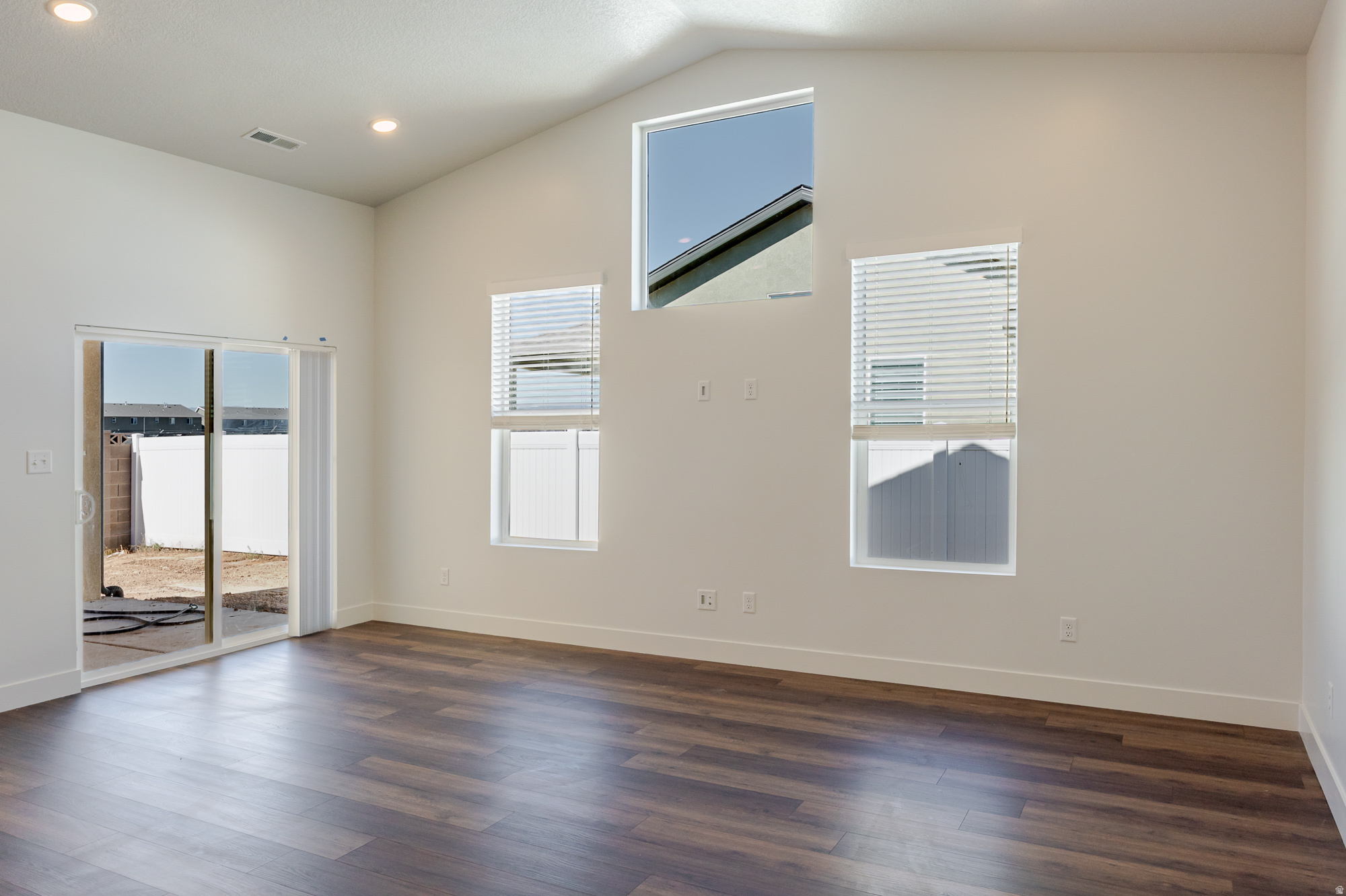 EKKO VIEW ESTATES - Residential