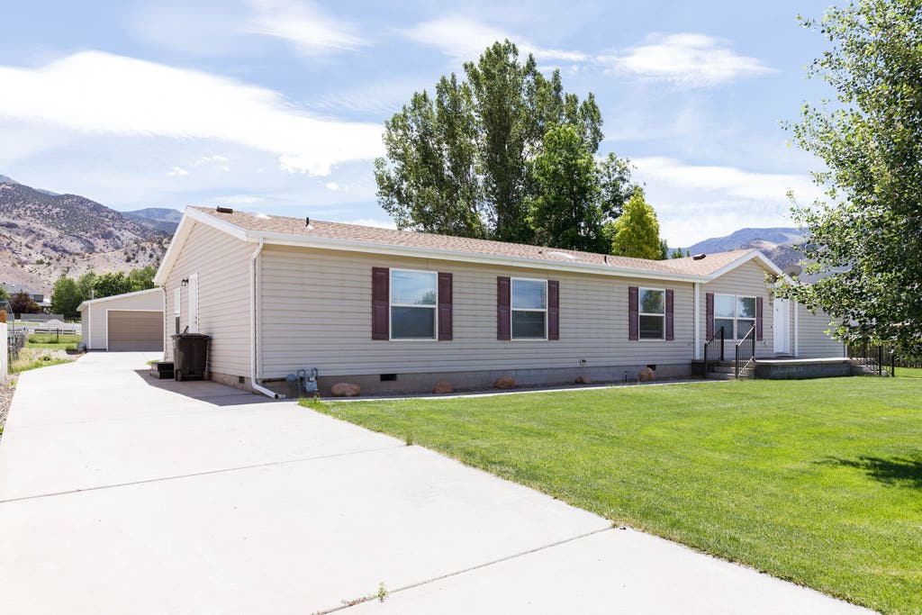 Photo of 355 S 300 E, Monroe, UT 84754 (MLS # 2164051)