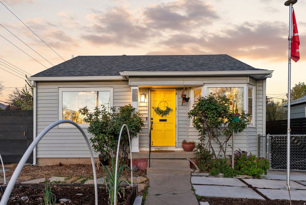 Photo of 1811 S LINCOLN ST E, Salt Lake City, UT 84105 (MLS # 2154921)