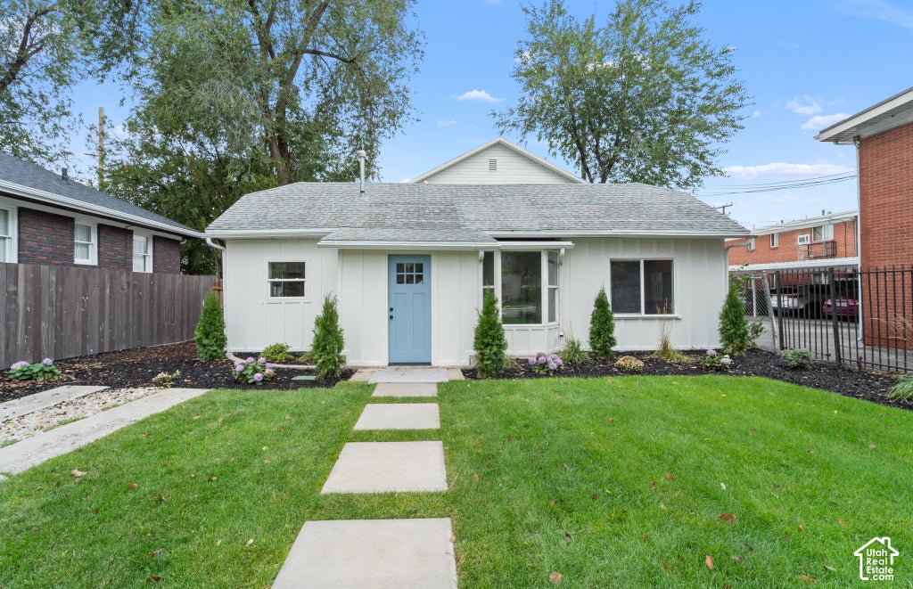 Photo of 2202 S LAKE ST, South Salt Lake, UT 84106 (MLS # 2193193)
