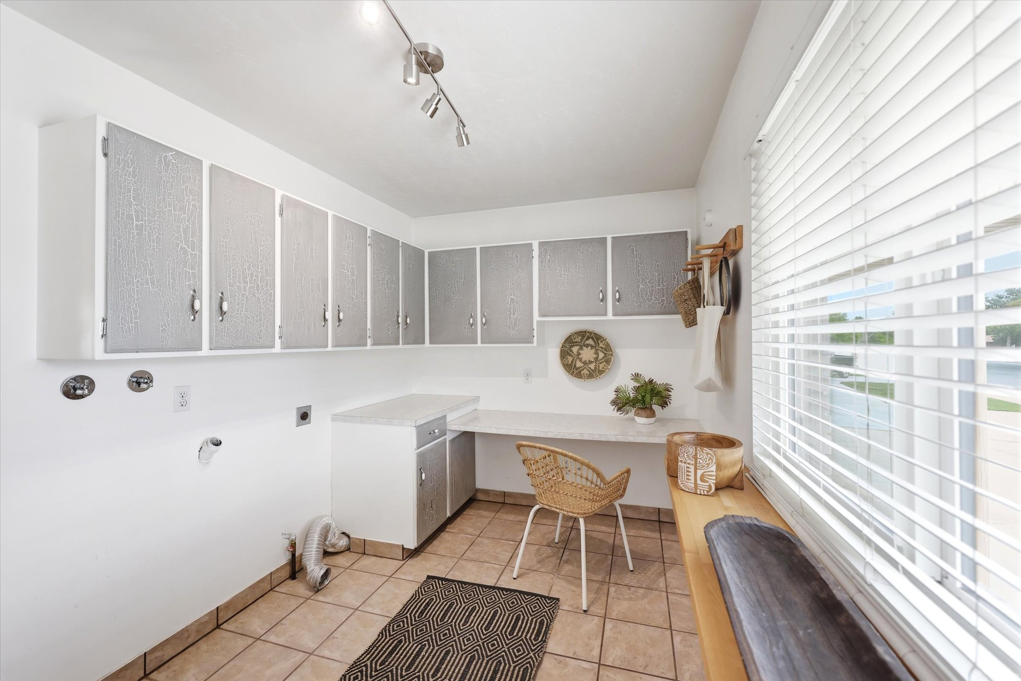 CAPISTRANO VILLA - Residential