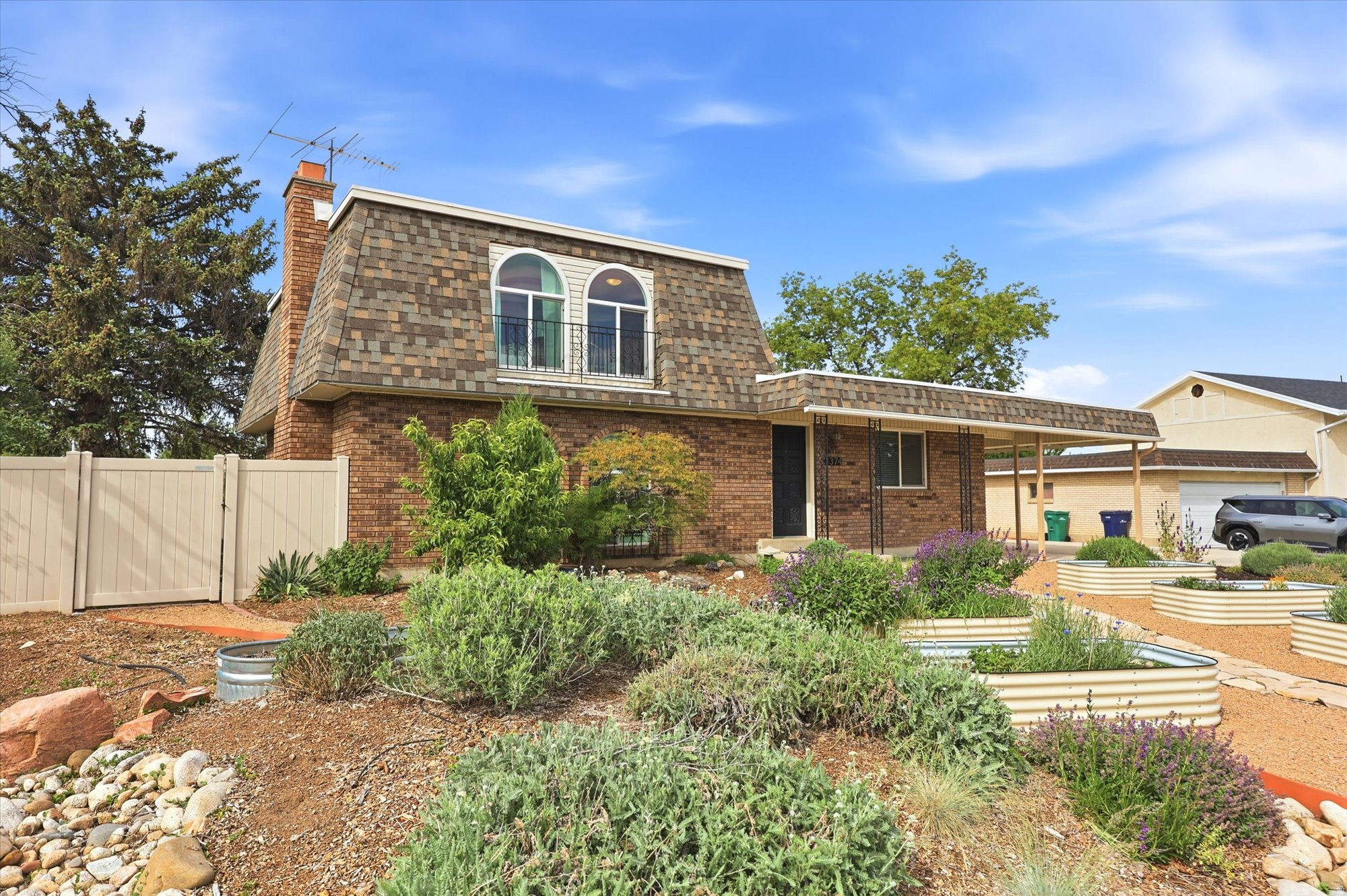 CAPISTRANO VILLA - Residential