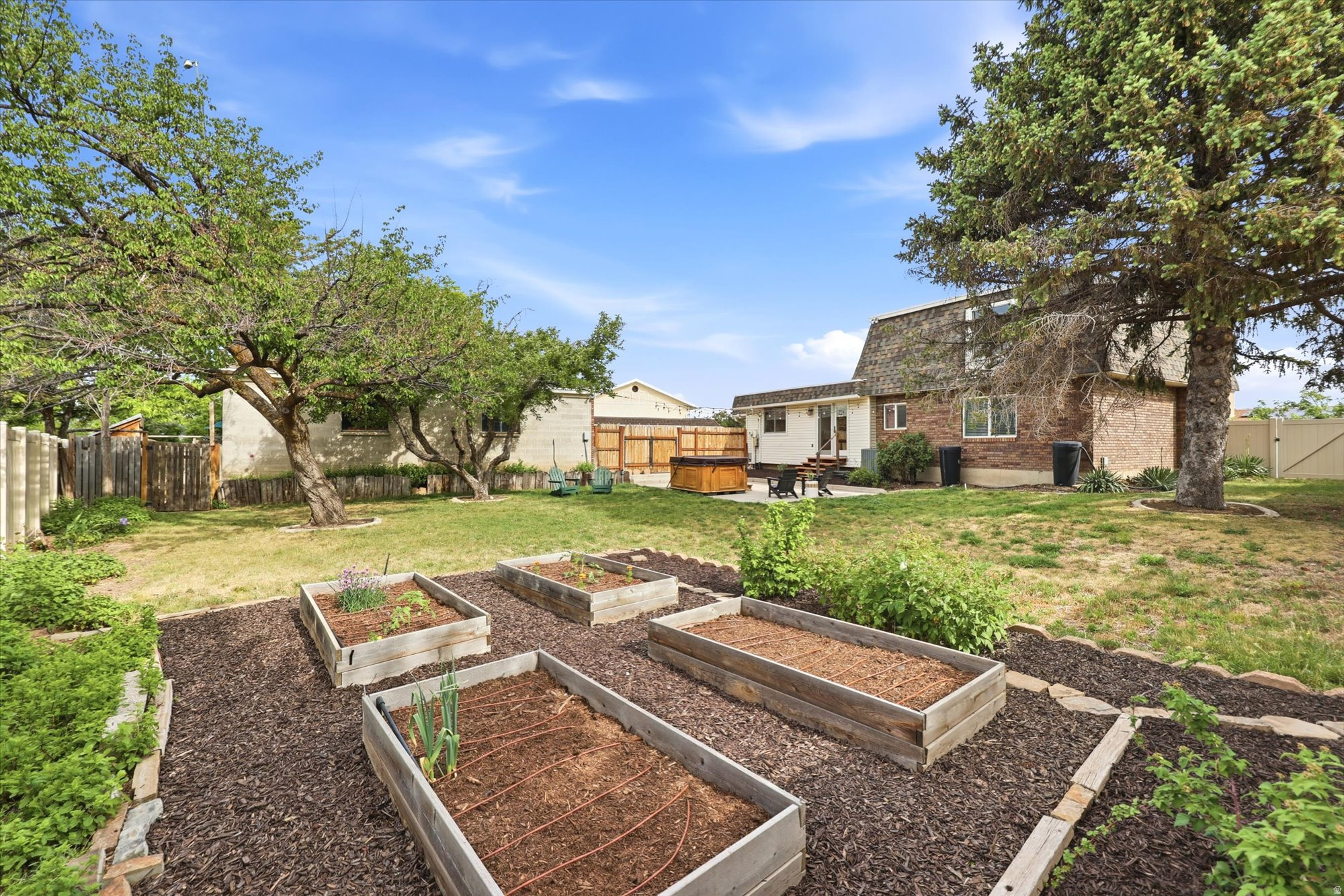 CAPISTRANO VILLA - Residential
