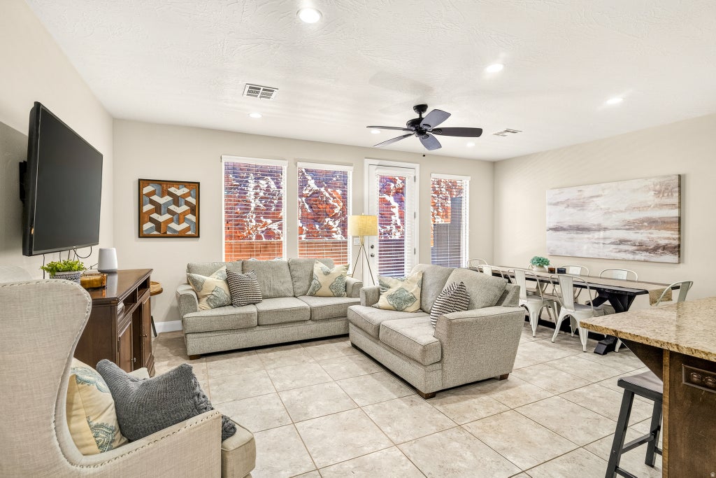 Photo of 4279 E RAZOR RIDGE DR, Washington, UT 84780 (MLS # 2183549)