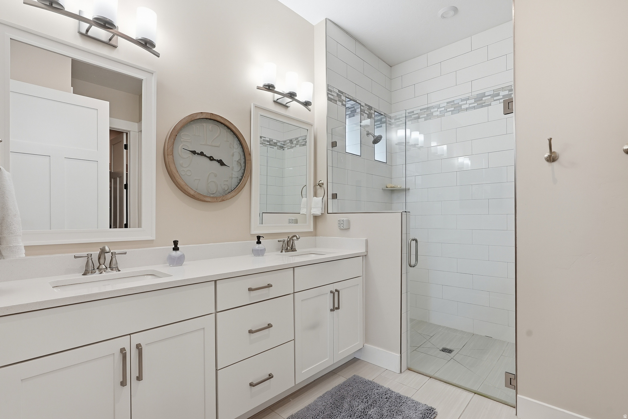 DAYBREAK - Residential