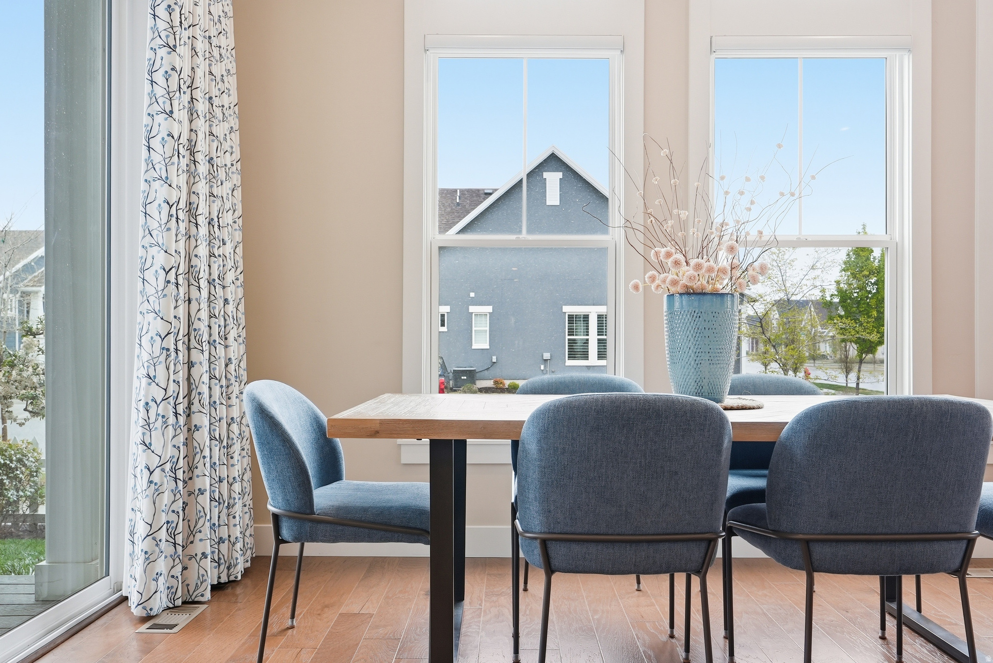 DAYBREAK - Residential