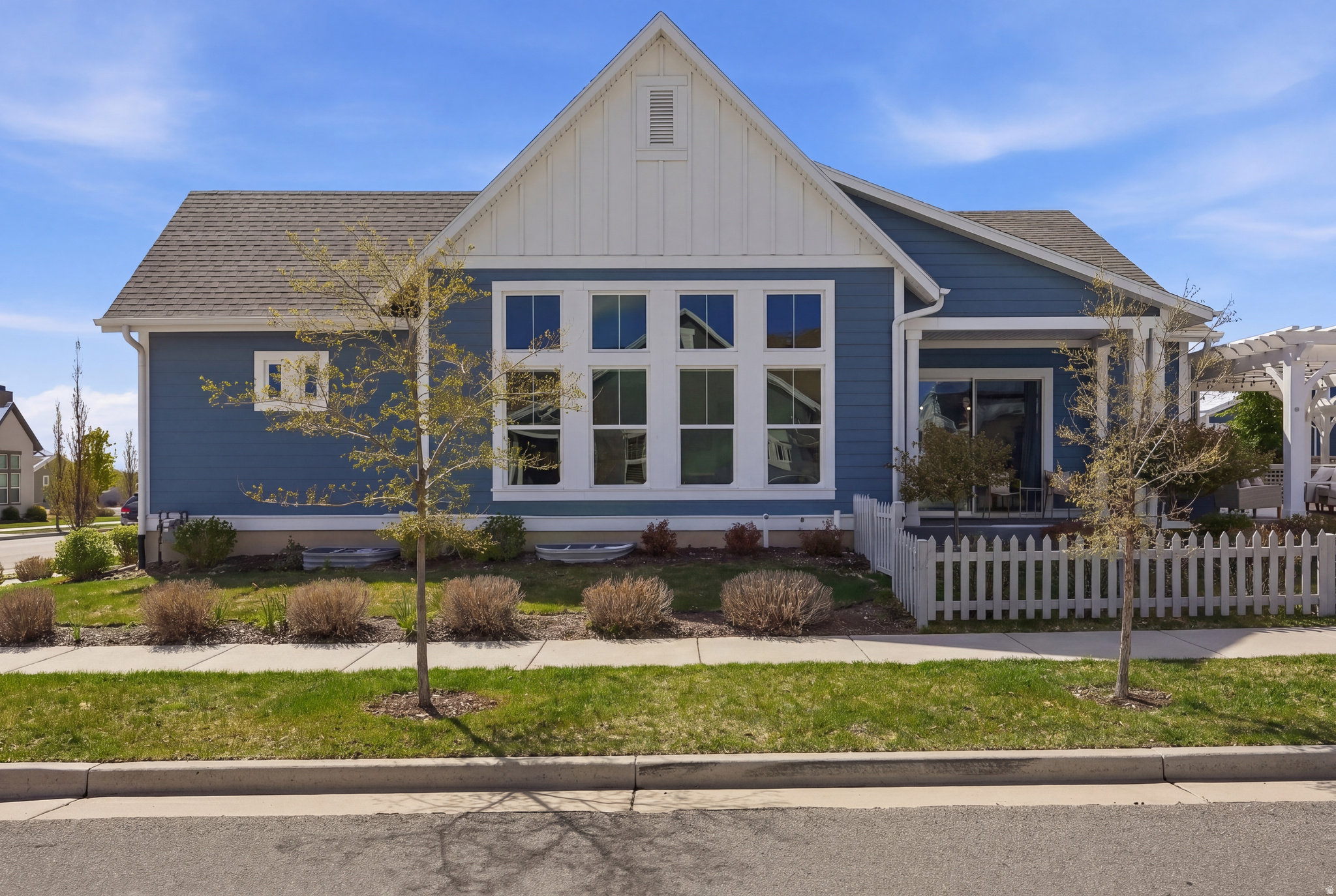 DAYBREAK - Residential