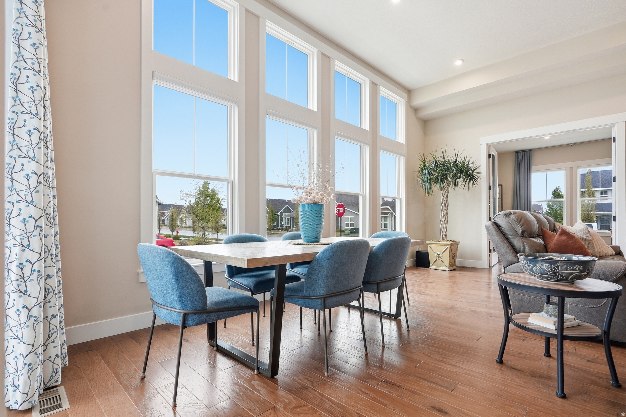 DAYBREAK - Residential