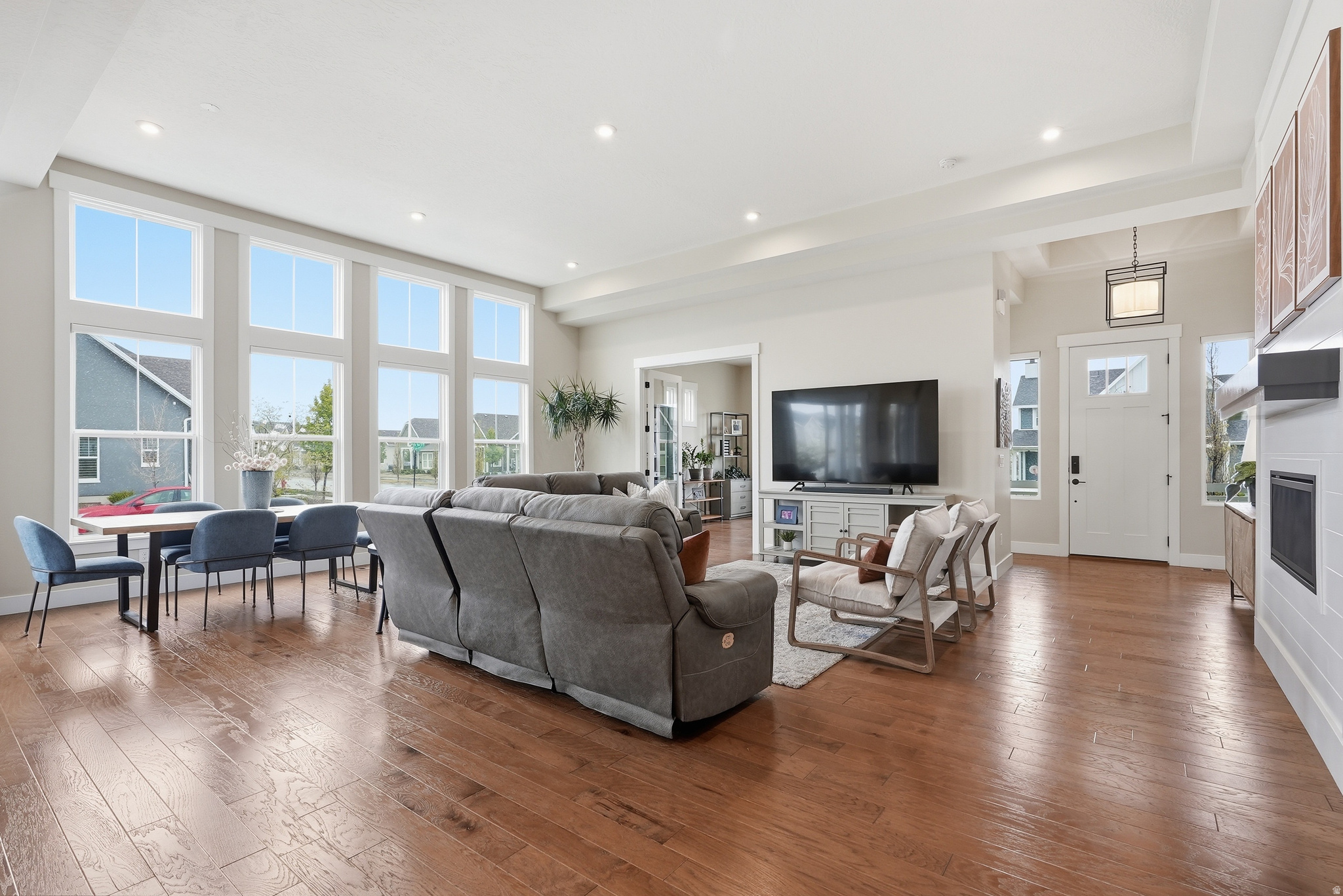 DAYBREAK - Residential