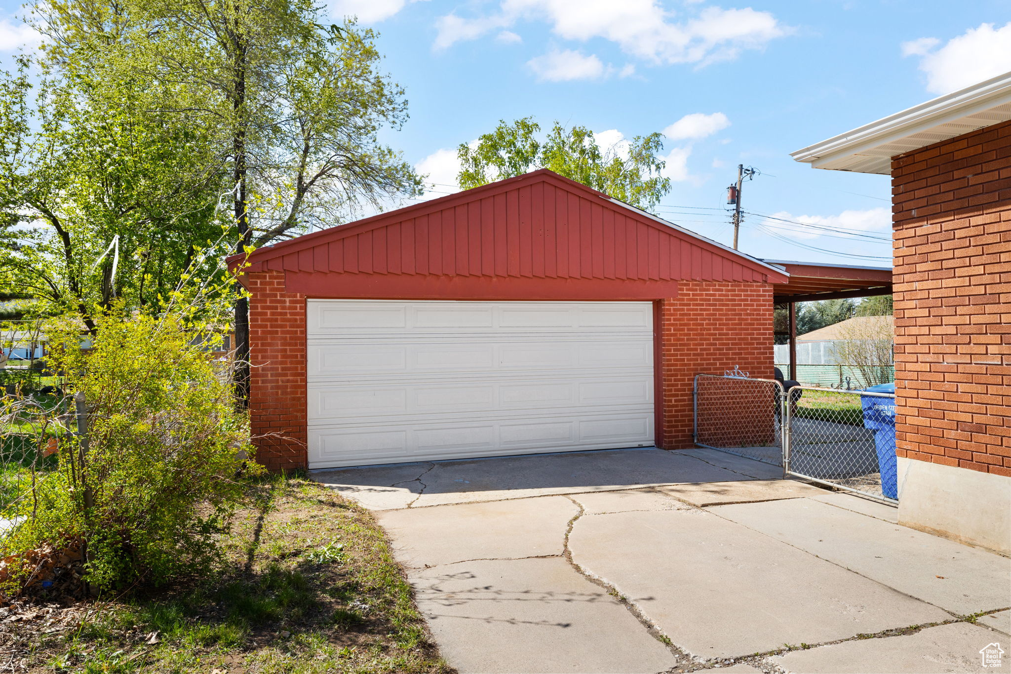 HENDERSON SUBDIVISIO - Residential Lease