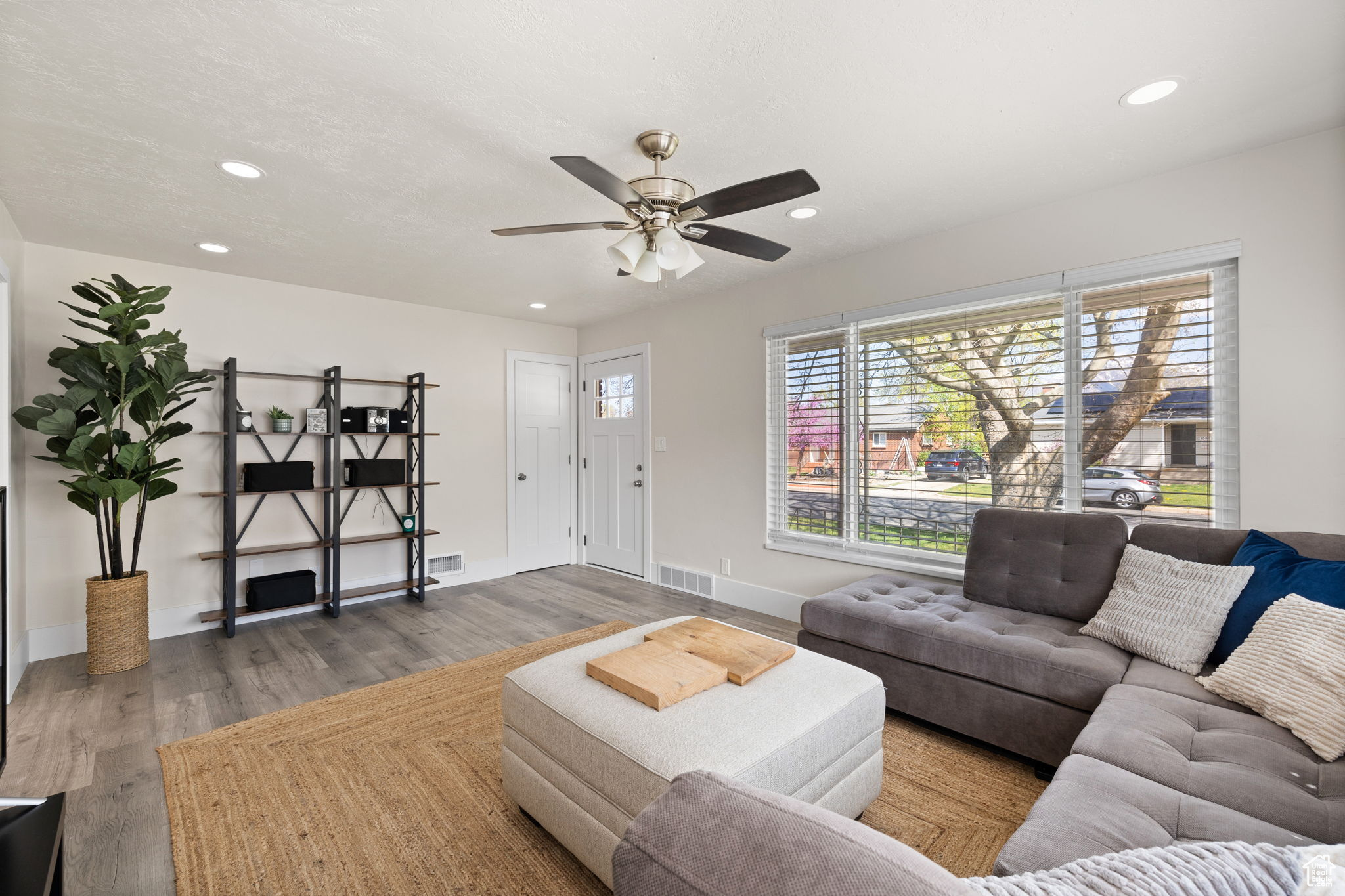 HENDERSON SUBDIVISIO - Residential Lease