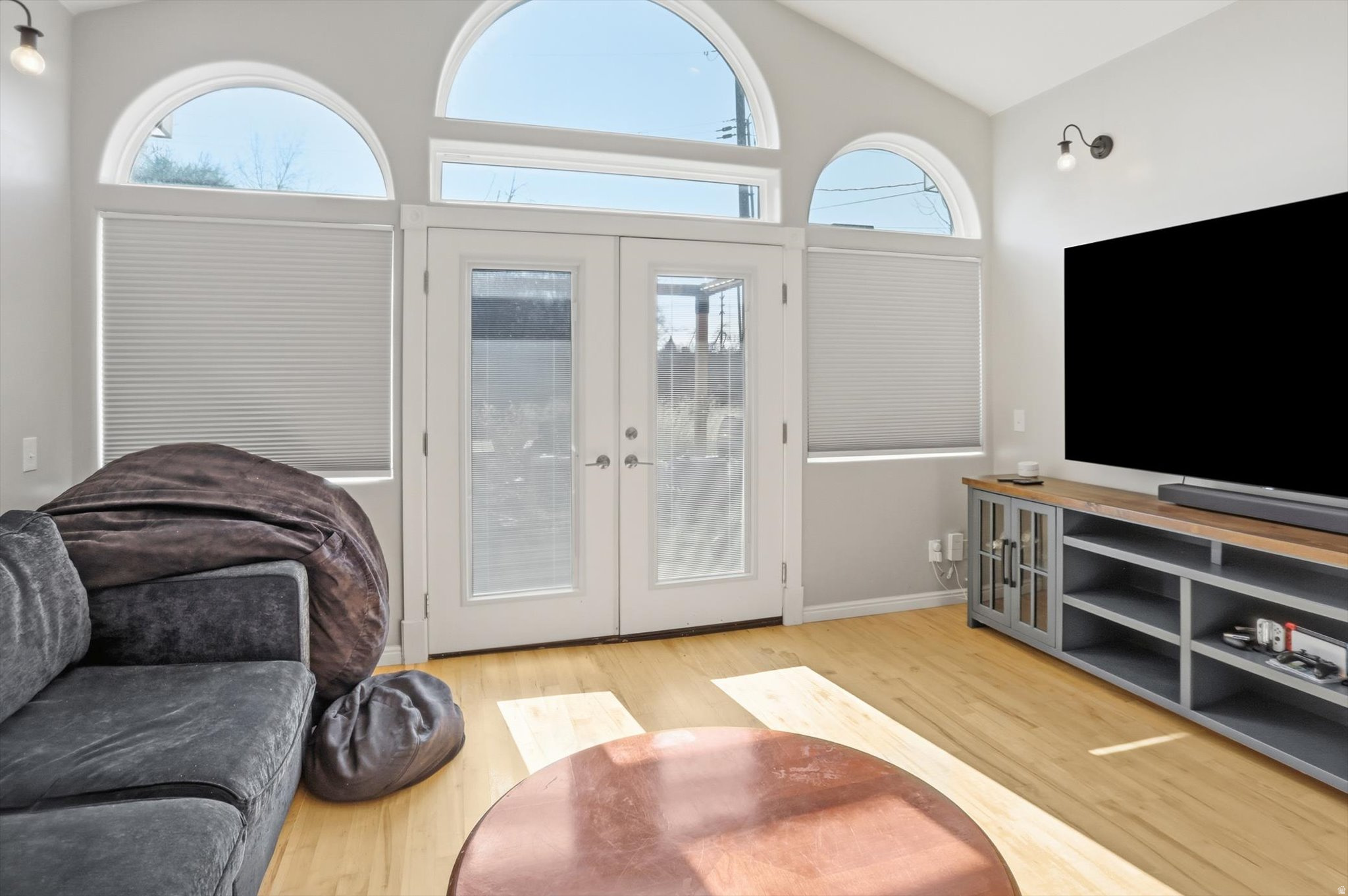 CRYSTAL HEIGHTS - Residential