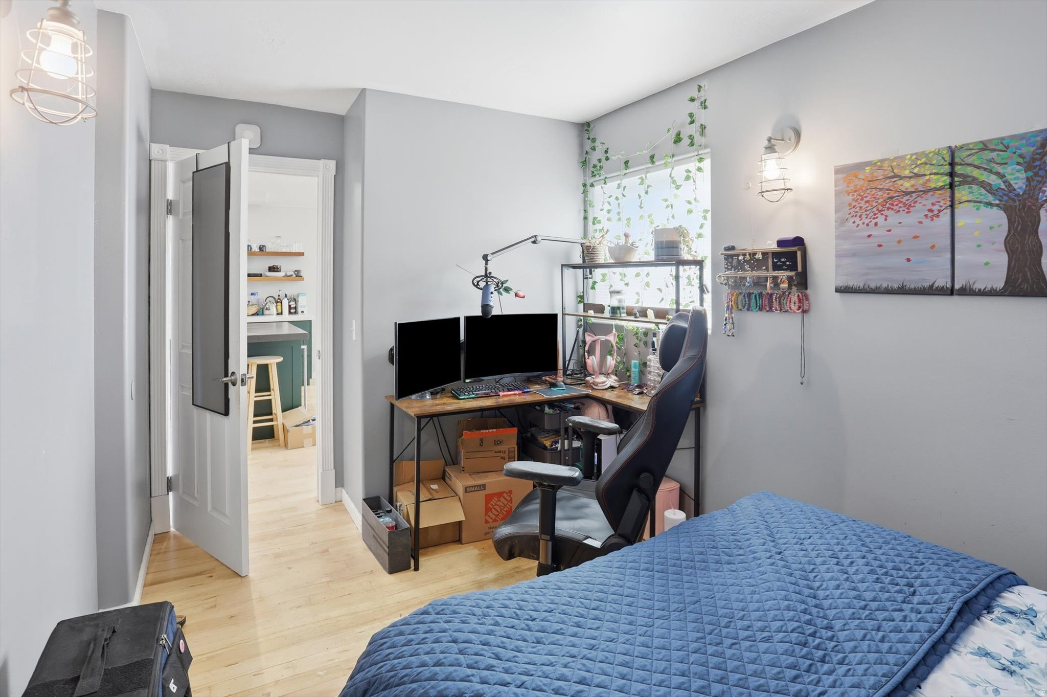 CRYSTAL HEIGHTS - Residential